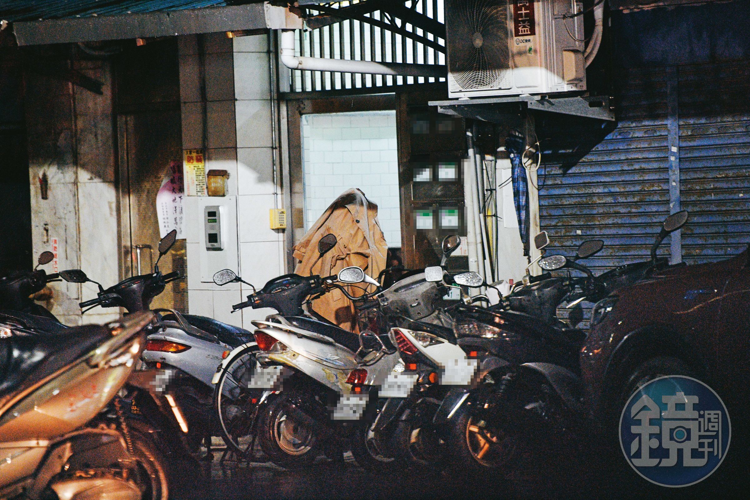 2024.12.23 19:50 吃完櫻桃鴨後,徐宏民載高女(圖)回台北,並讓她先下車回家。