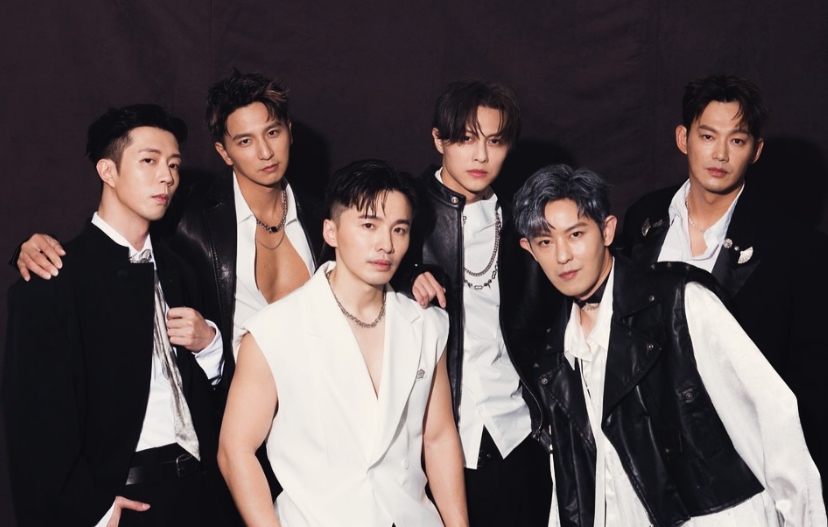 「棒棒堂」小杰（左1）面對閃兵風波，親上火線曝光自己未當兵原因，至於被問及威廉（右1）涉案，他則低調回應。（翻攝自instagram @jaydaone111）