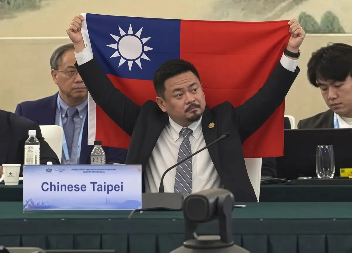 洪申翰APEC「舉國旗」是假照！AI生成圖遭瘋傳　梁文傑傻眼