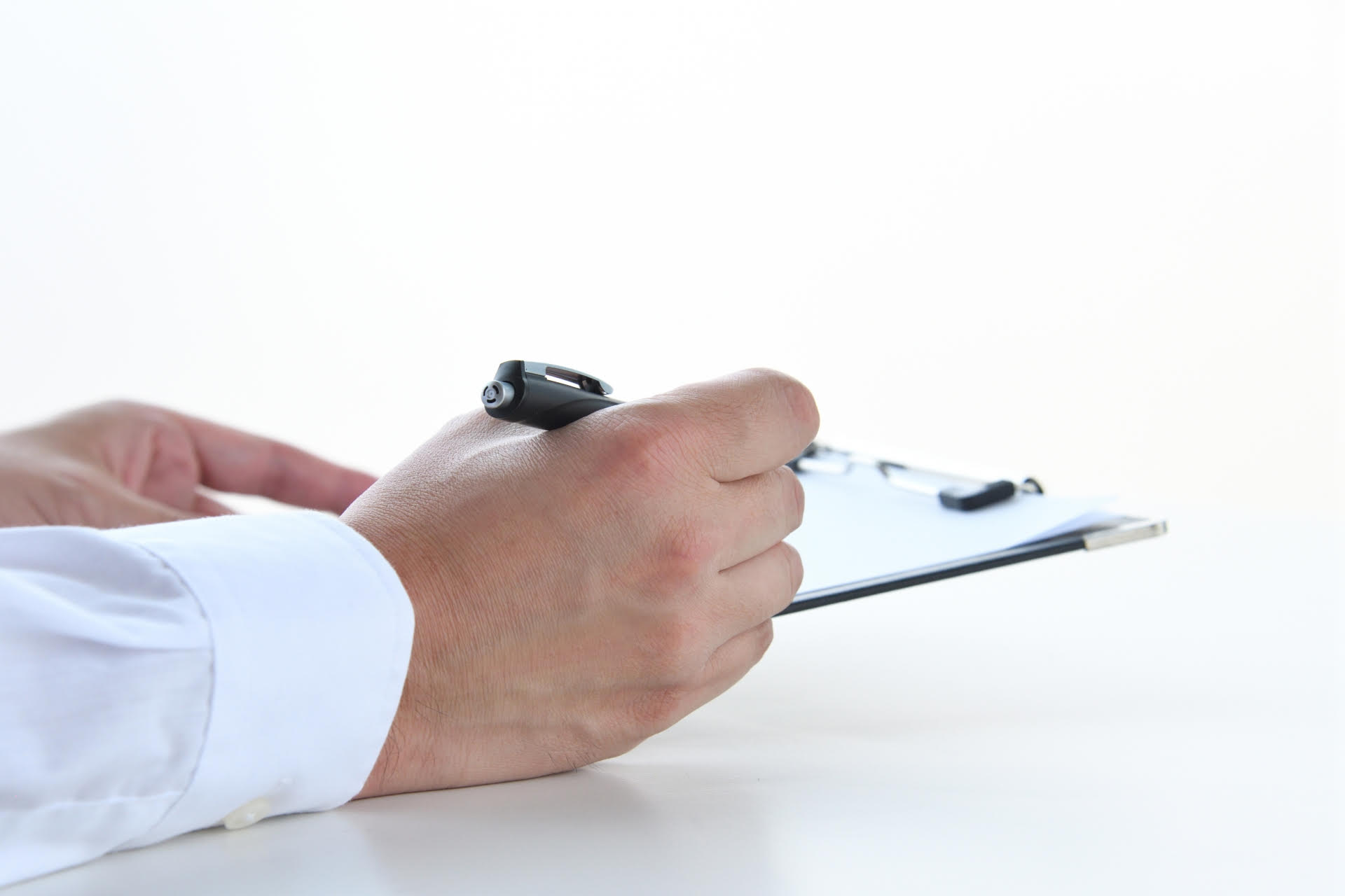 保險代理公司Old Rookie專門招聘40歲以上無經驗的求職者，希望營造友善高齡者的職場環境。（示意圖，photoAC）