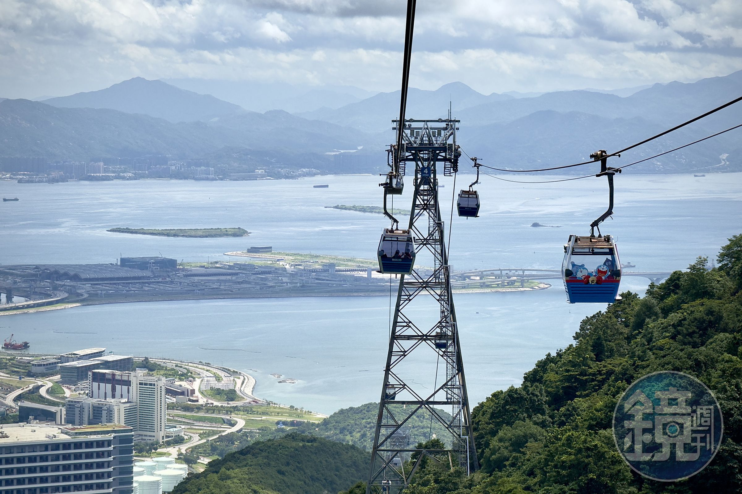 在香港能體驗從探索山巔、高空到深入城市鬧區等多種角度與玩法。