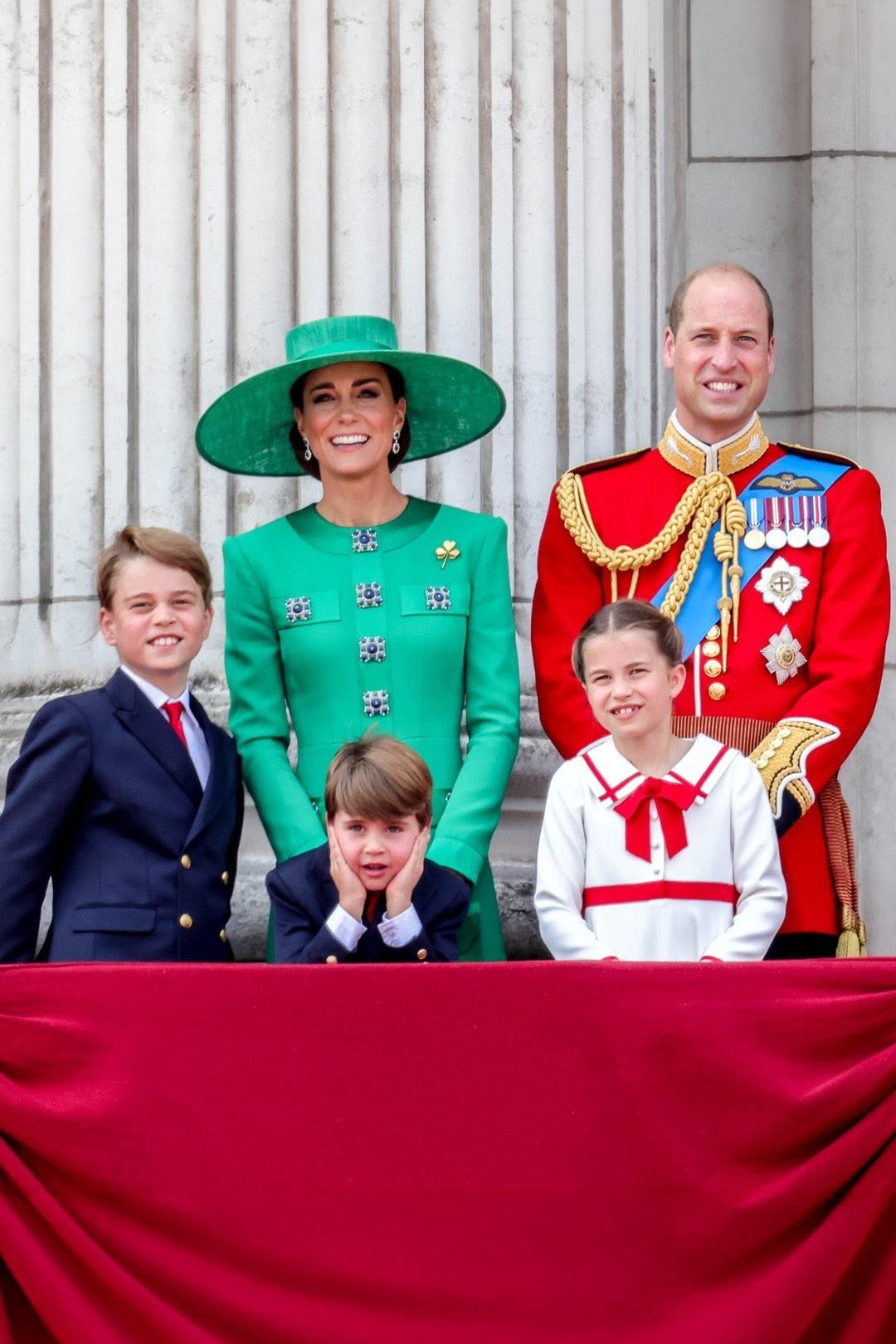 威廉王子和凱特王妃一家五口相當受歡迎。(翻攝princeandprincessofwales IG)