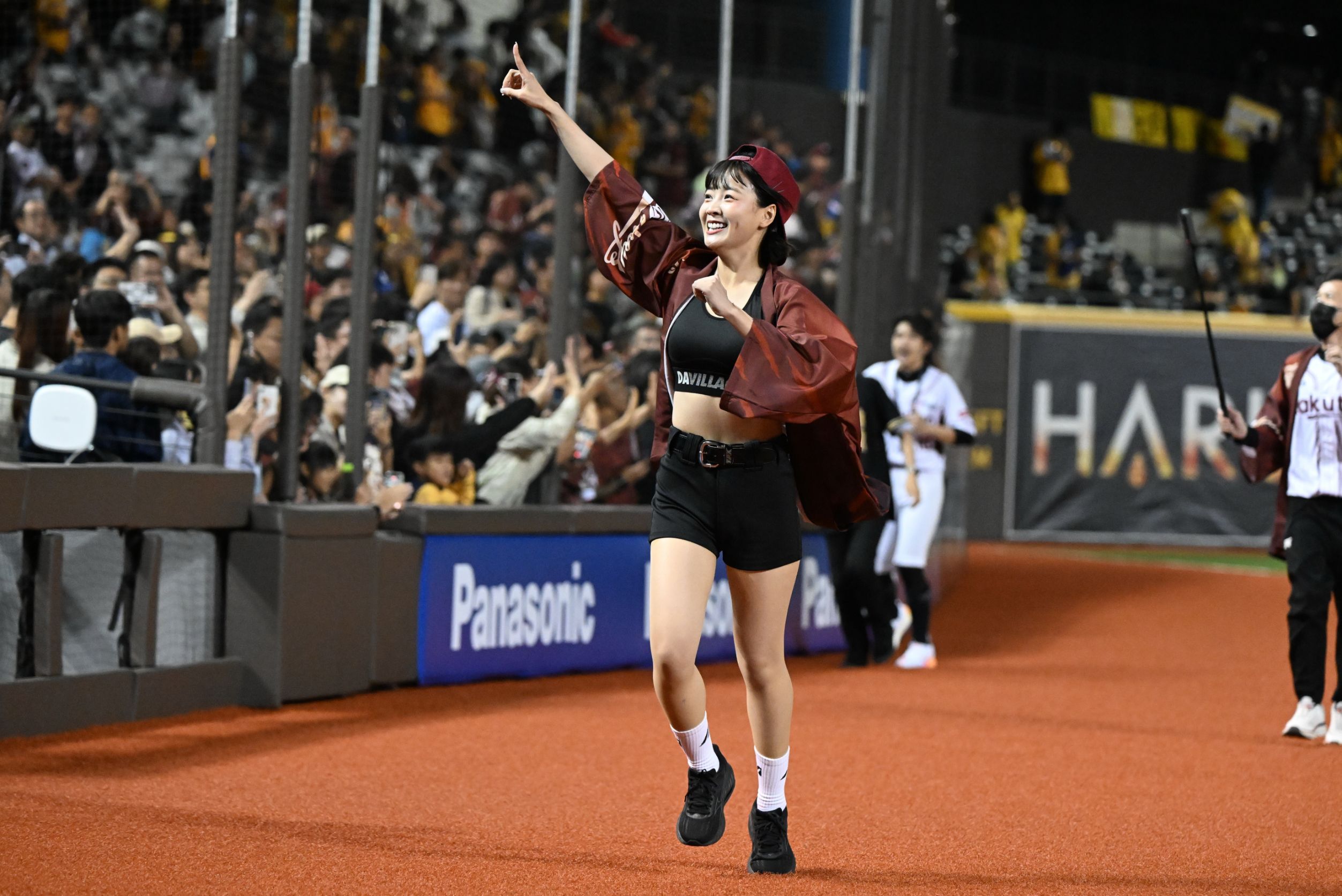 籃籃在台灣大賽繞著球場跑完三圈。（樂天桃猿提供）