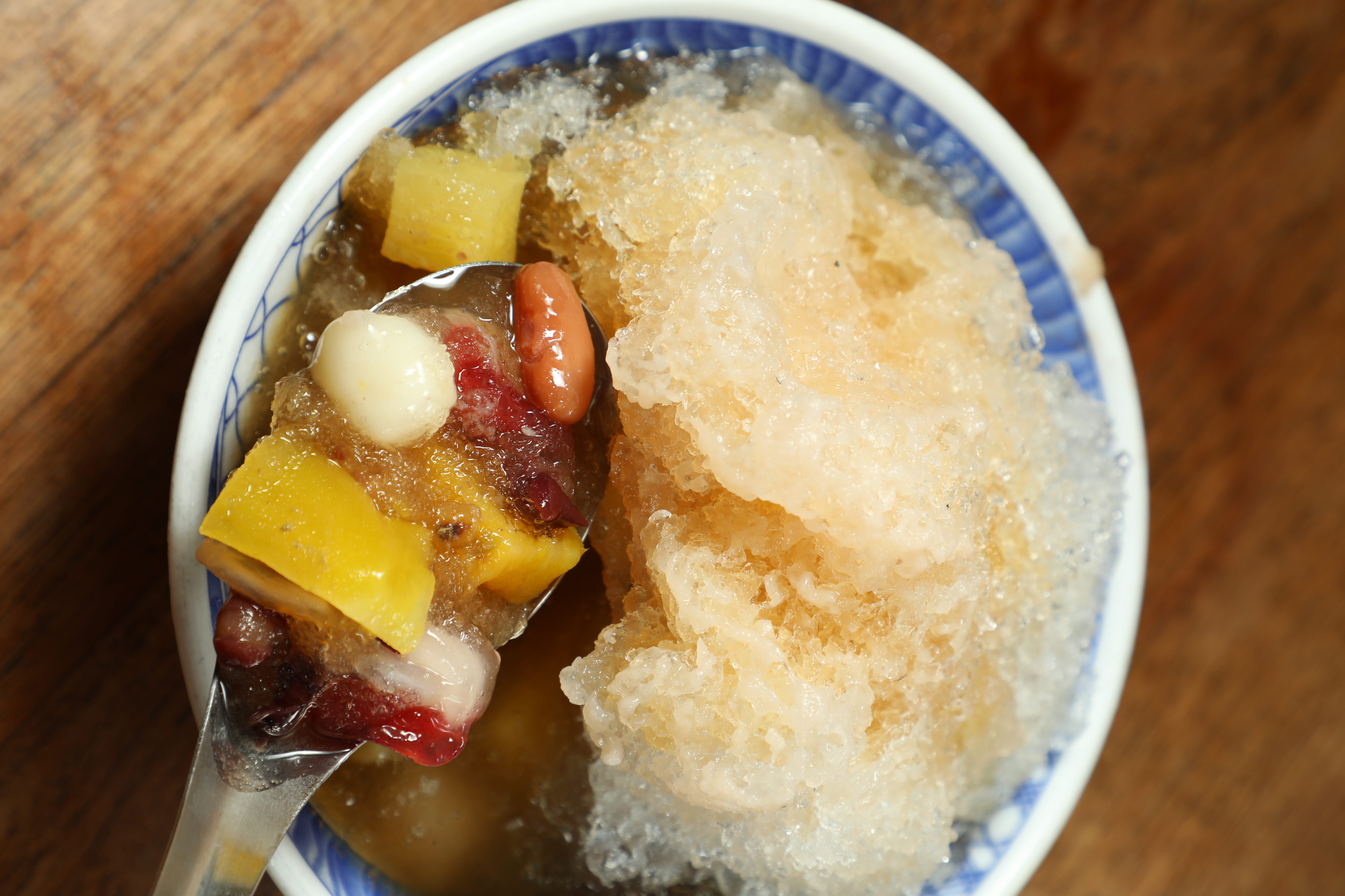 「八寶冰」的配料豐富至極，幸福感超高。（65元／碗）