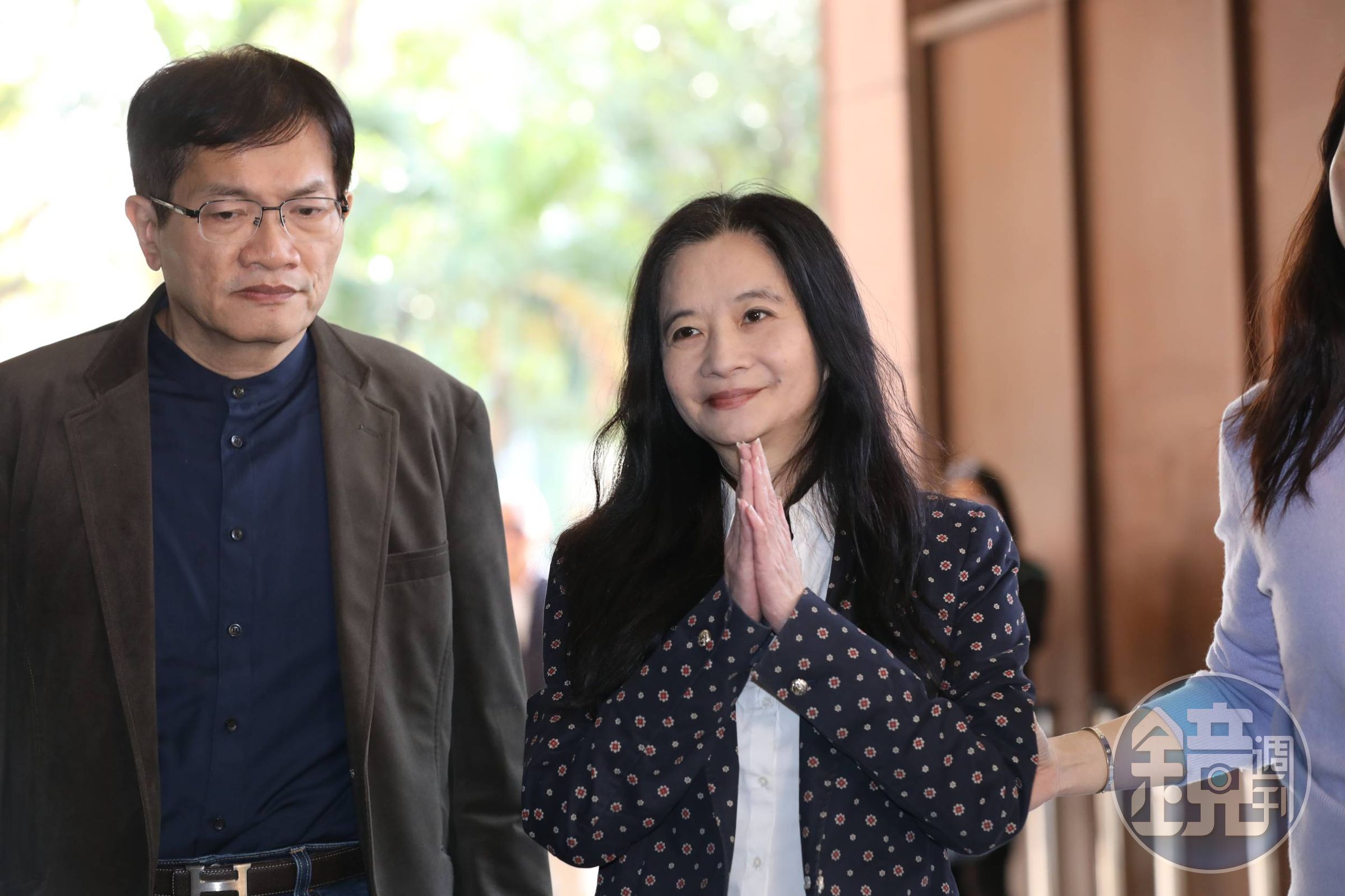 應曉薇3,000萬元交保。