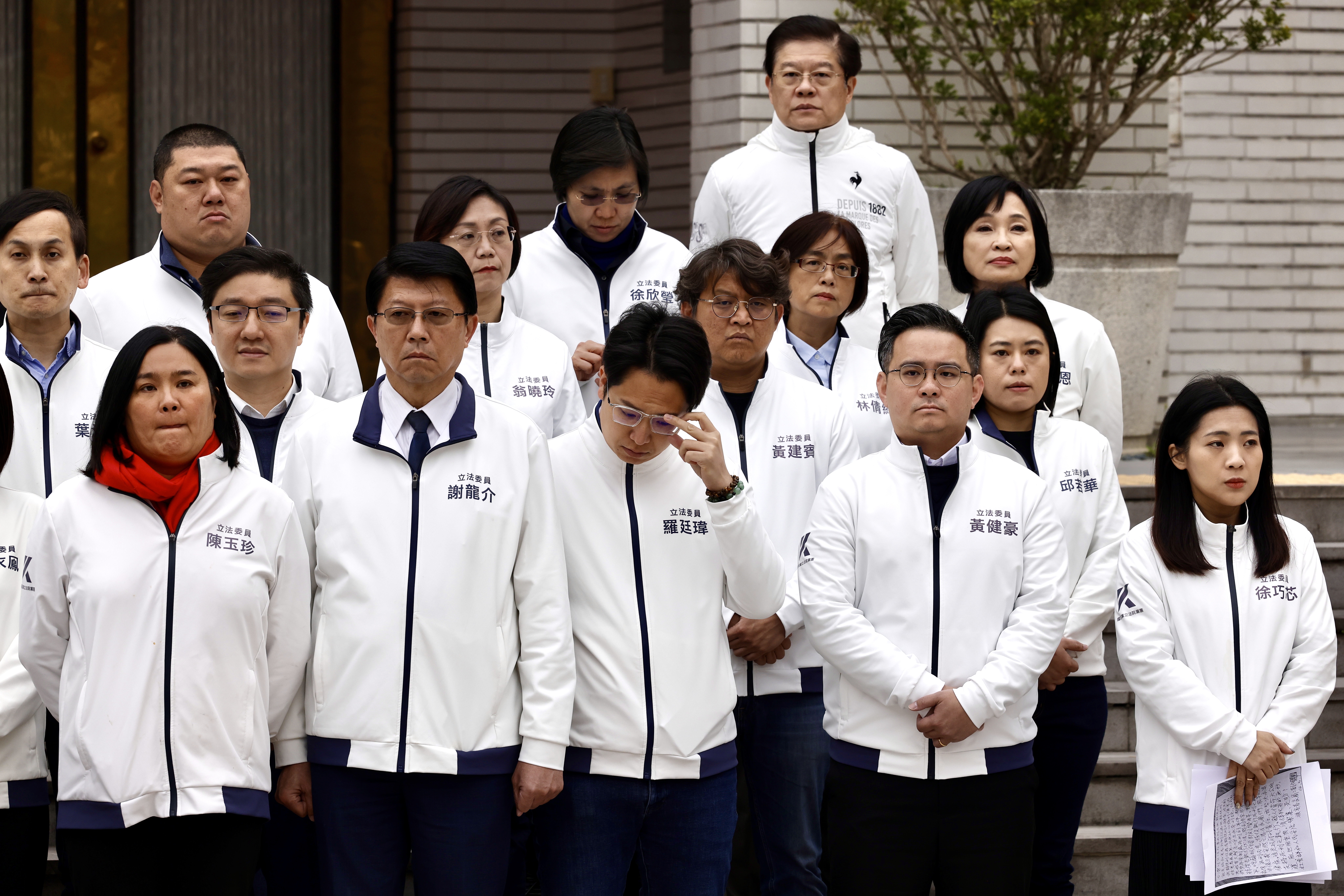 泛藍陣營35人罷免案進入第二階段，而綠委則仍掛蛋、待補件。