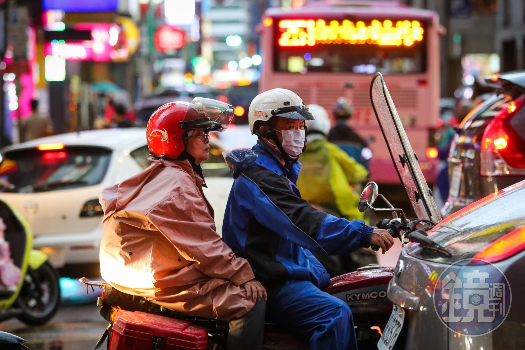氣象署提醒，明起降溫轉有雨，要注意天氣變化。
