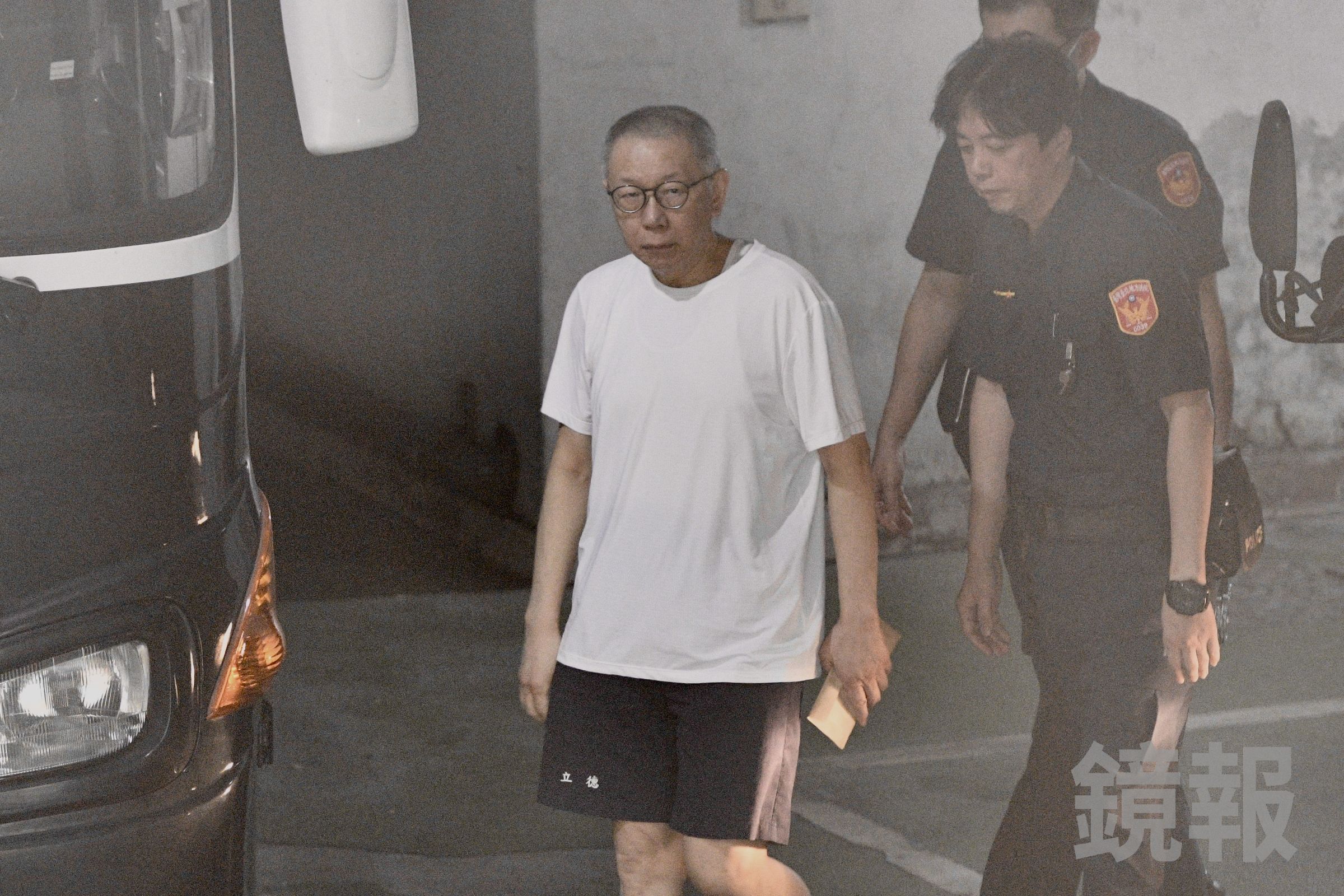 柯文哲7000萬元交保,將先在北檢外發表談話並向支持者致意,隨後返回新竹老家與母親團聚。(鏡報李智為)