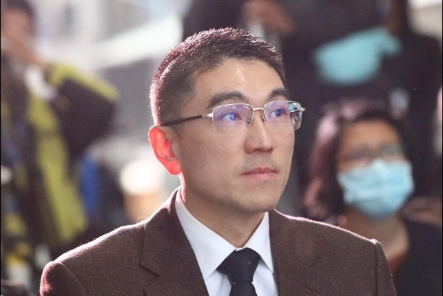 基隆市議長童子瑋證實，議會收到市府公文申請墊付，包含一筆每份75元、共2.5萬份查罷免詢單的郵寄費，合計187.5萬元。（翻攝自謝國樑臉書）