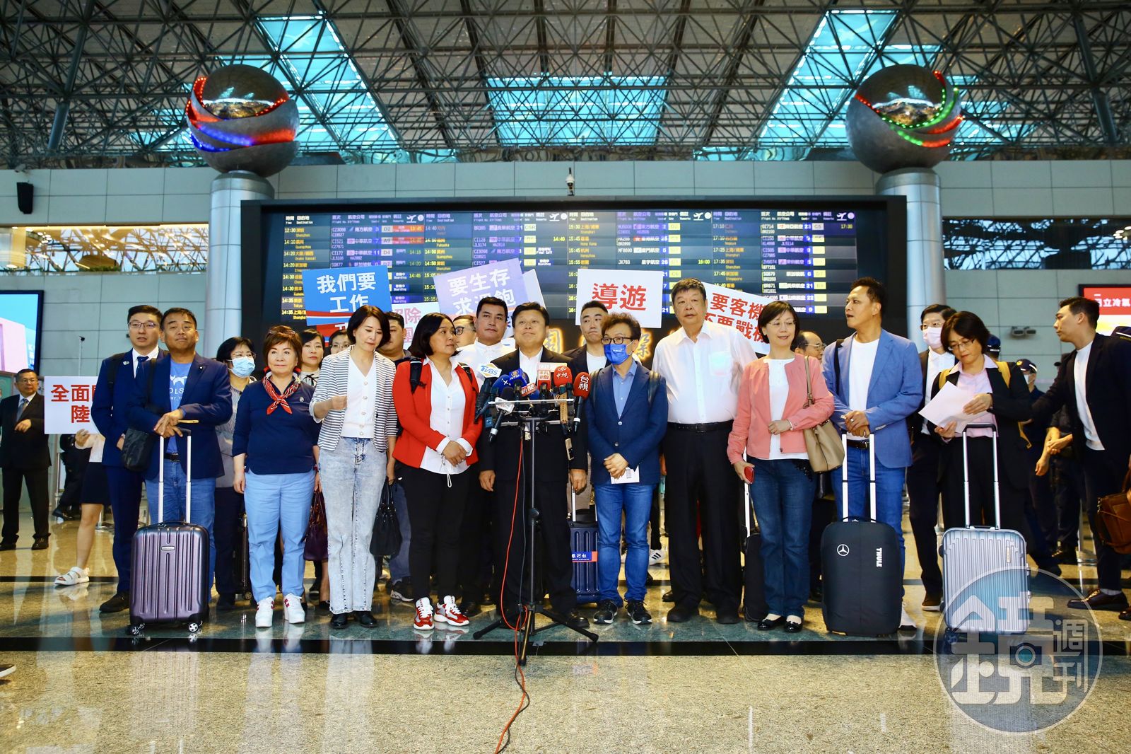 傅崐萁這次共率領17名國民黨立委訪問中國。
