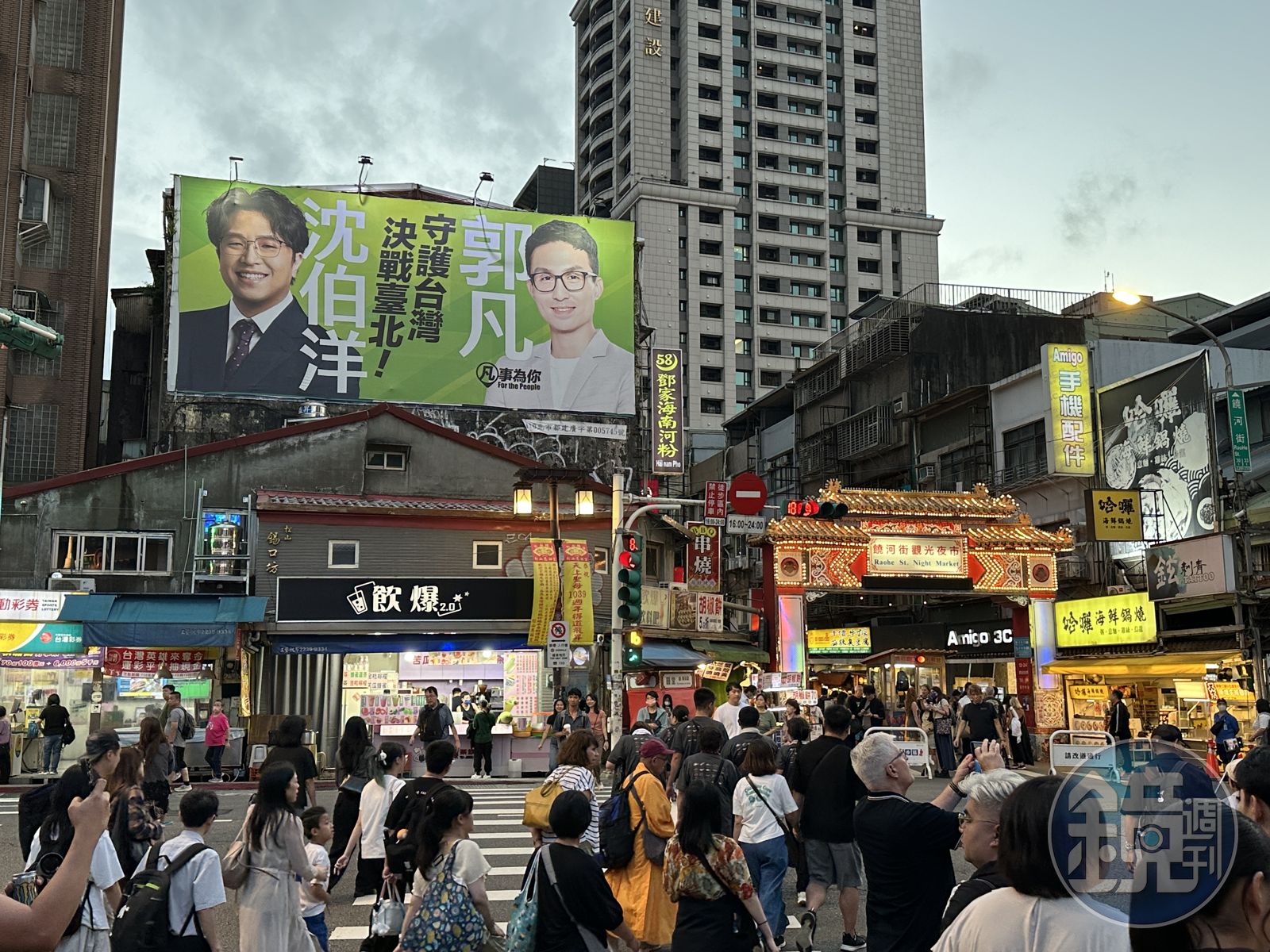 攤商貼「洋流」遭關切!北市府下令夜市拆競選廣告惹議 沈伯洋:條文引用錯了
