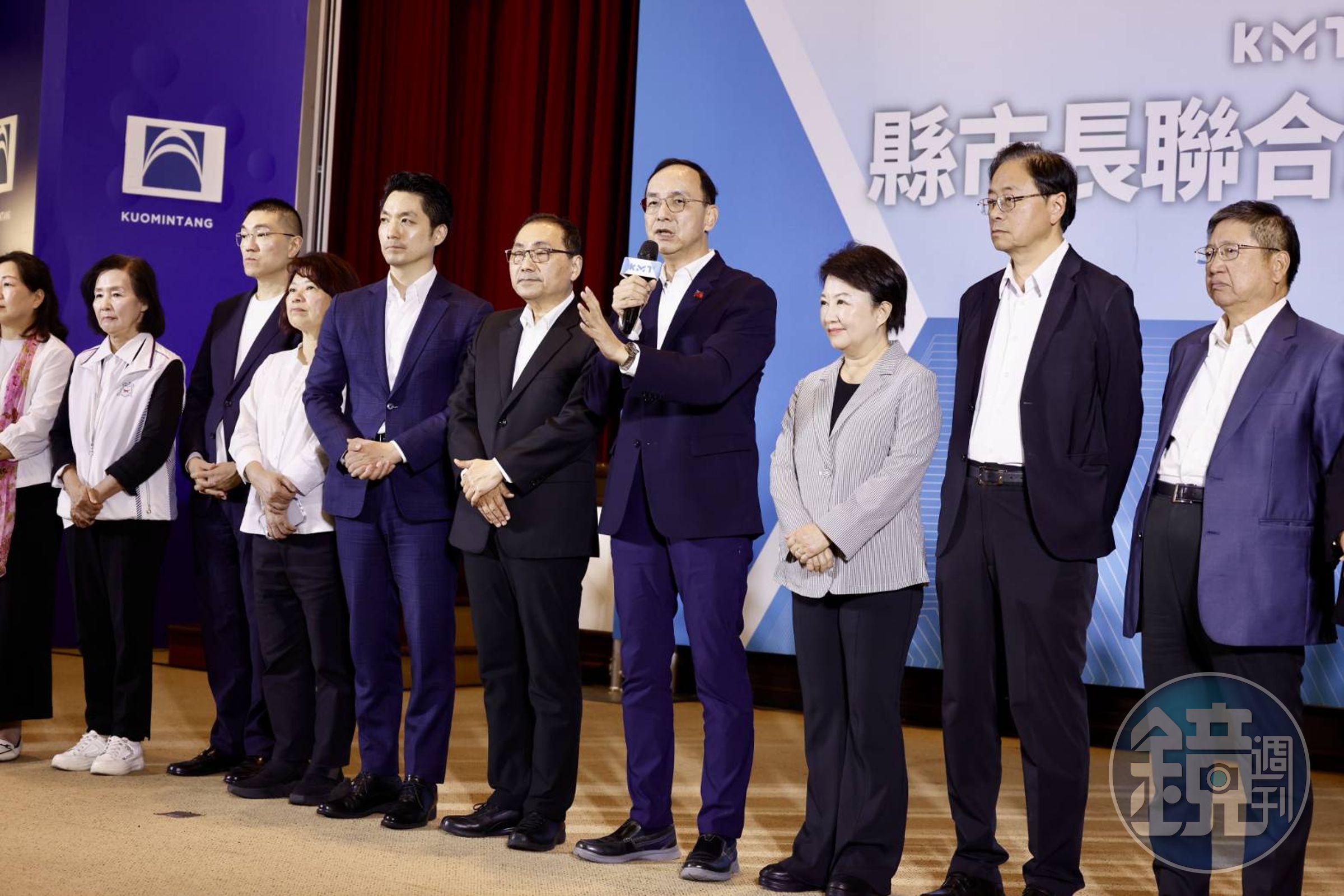 朱立倫今晚邀集16位藍營縣市首長及專家學者齊心思考對策，籲中央勿再錯失良機。