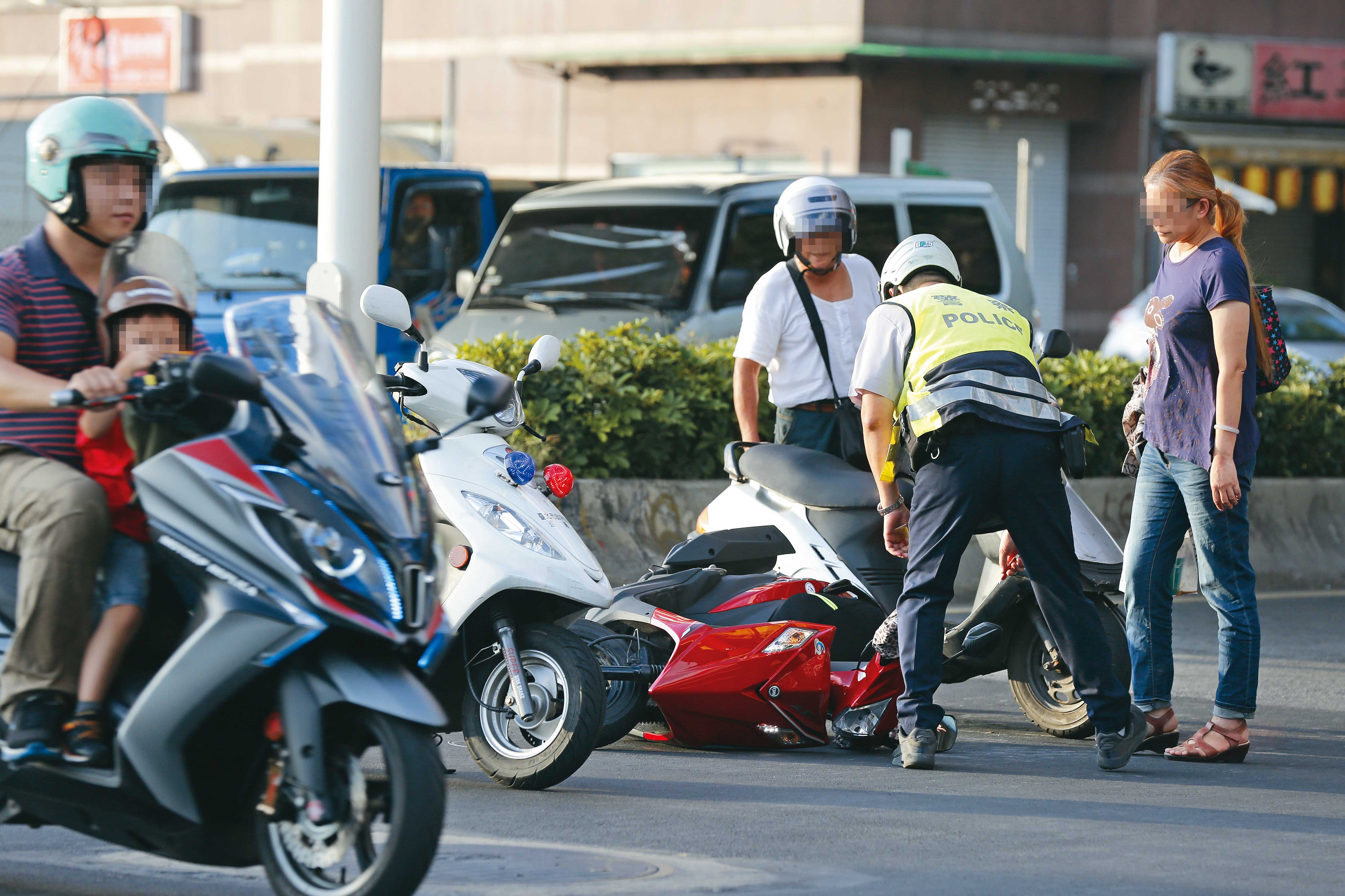 車禍理賠缺乏標準作業流程與充分資訊揭露，導致車禍雙方都在制度中摸索。示意畫面。