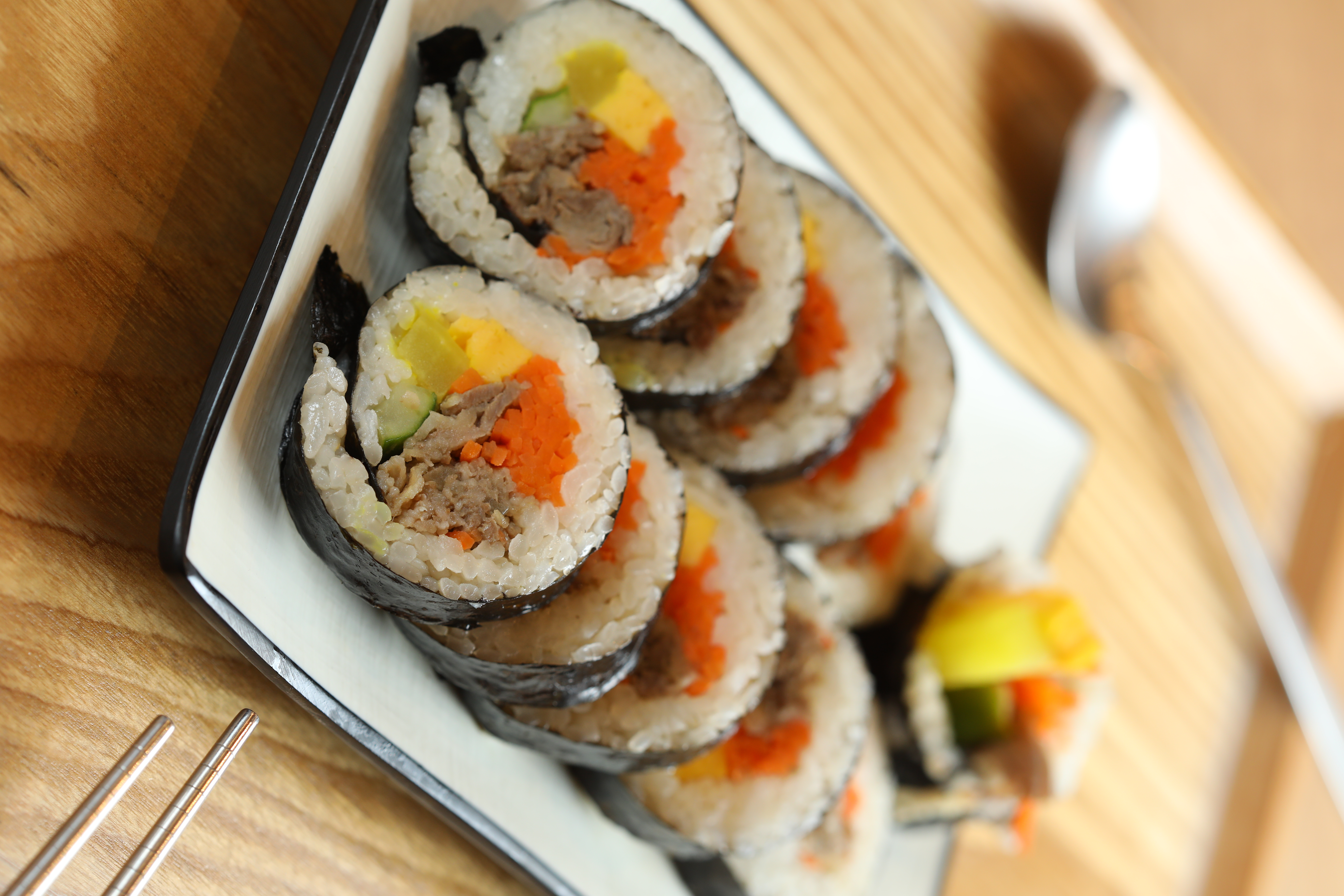 每日上午現包的「韓式牛肉飯捲」限量供應且僅提供外帶,每到下午就完售。(188元/份)