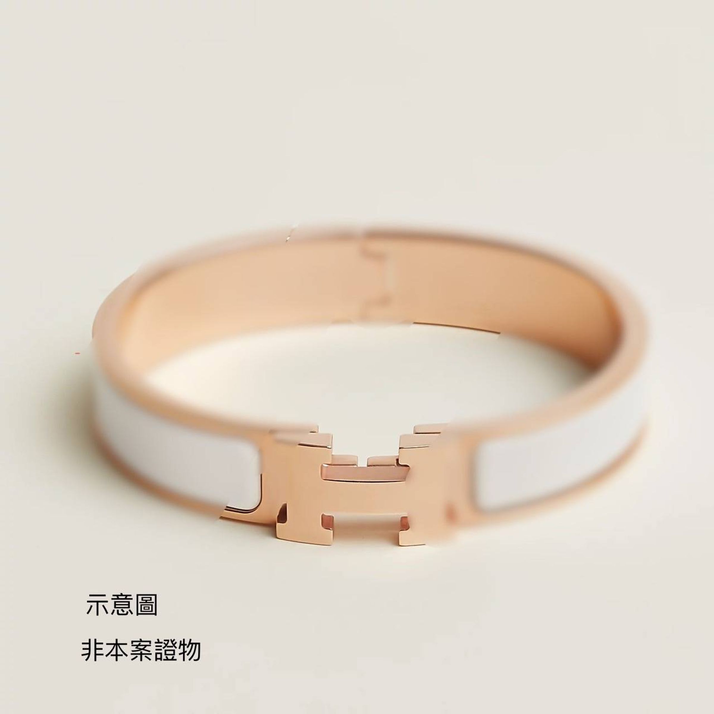 送高價精品詐騙情感、進而假黃金投資。（中打提供）