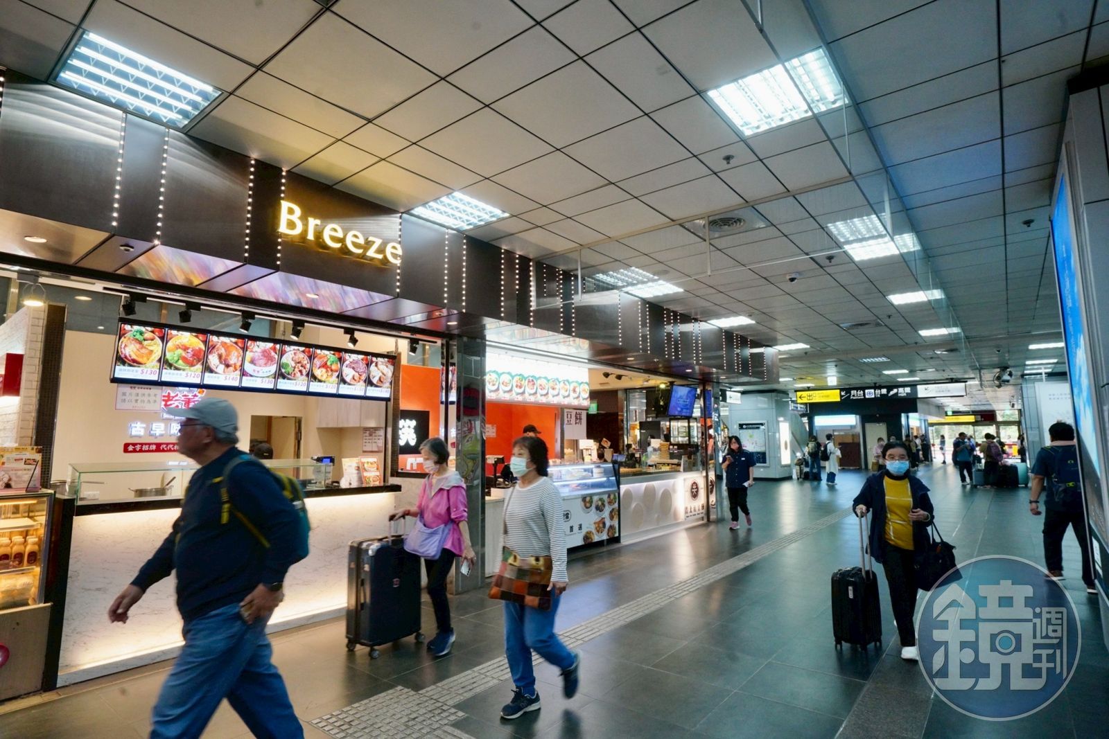 結合五鐵共構的北車商場，一樓主打伴手體商品、二樓則是美食街。