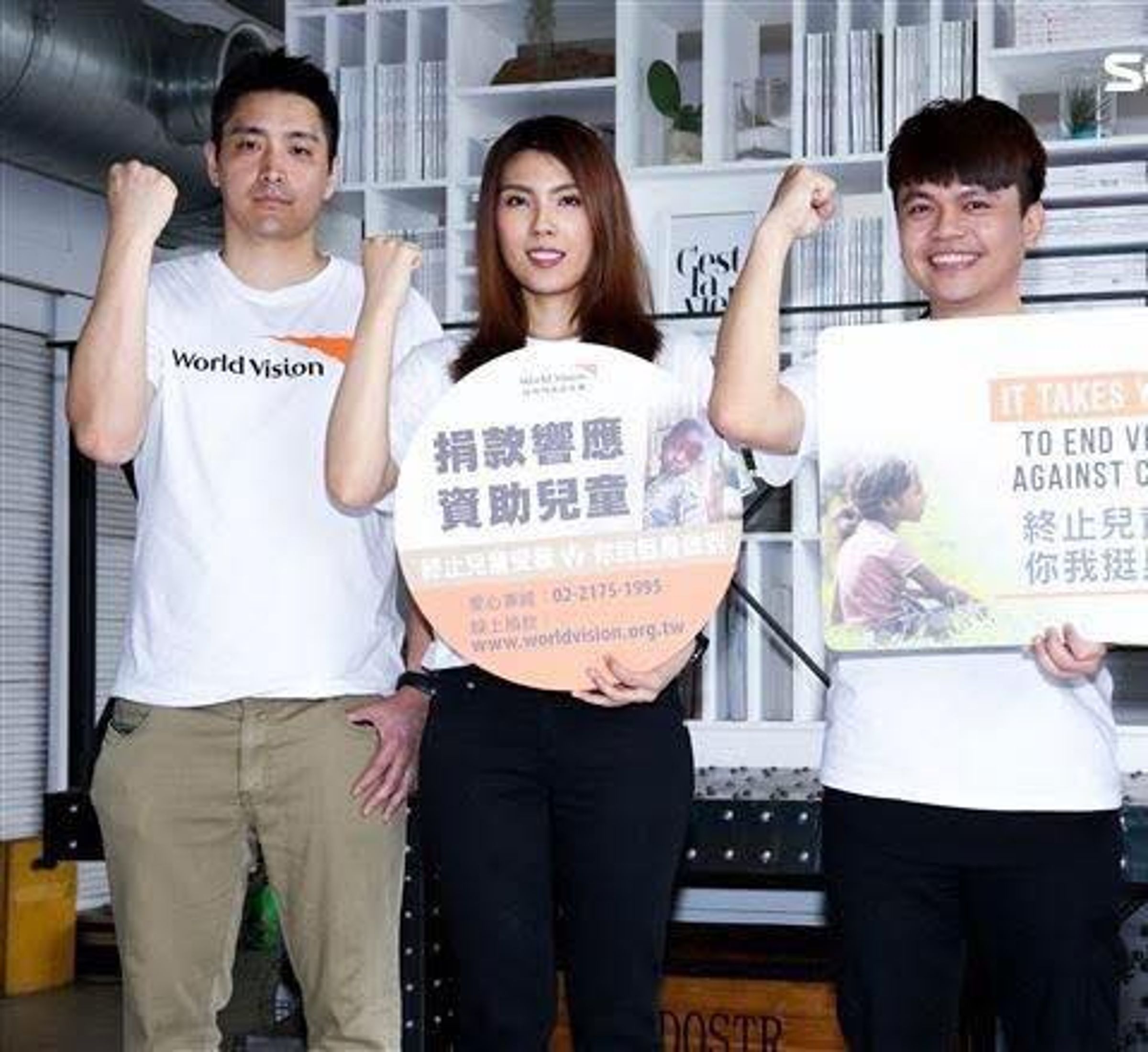 蔡阿嘎曬出粿粿等6組人馬「同框合照」,發現有許多情侶都已結束關係。圖為理科太太及John。(翻攝蔡阿嘎臉書)