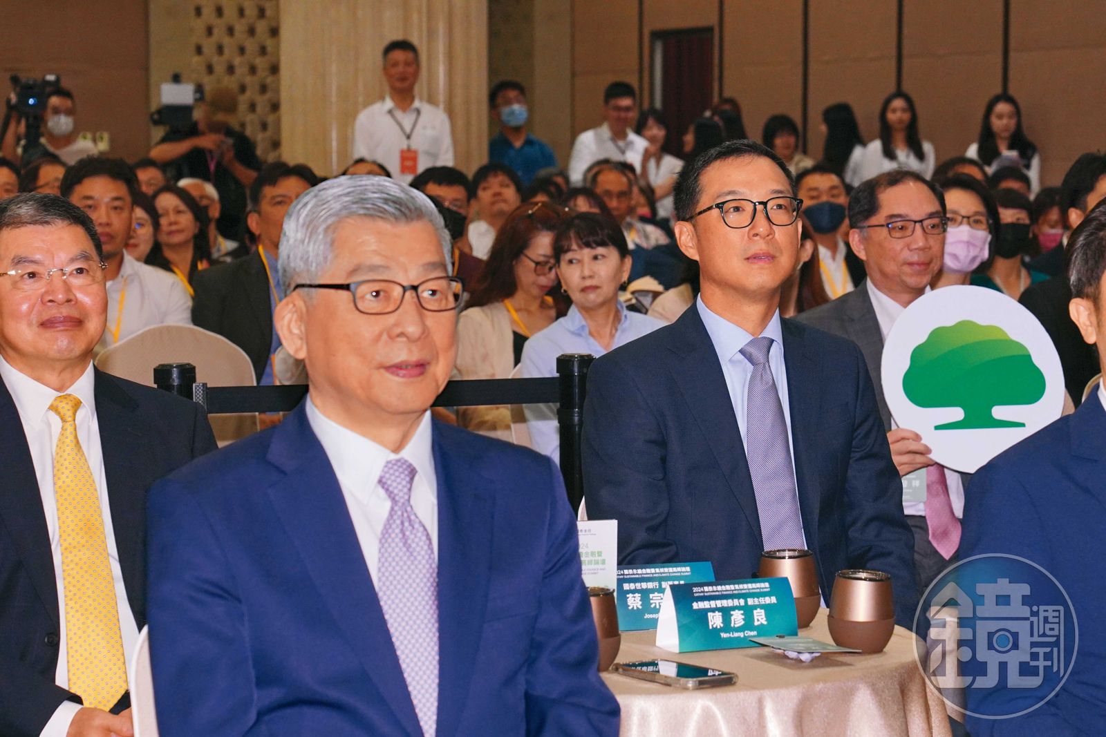 國泰金是否因「內控治理不當」蒙塵的招牌重新擦亮,考驗著蔡宏圖與蔡宗翰的智慧。