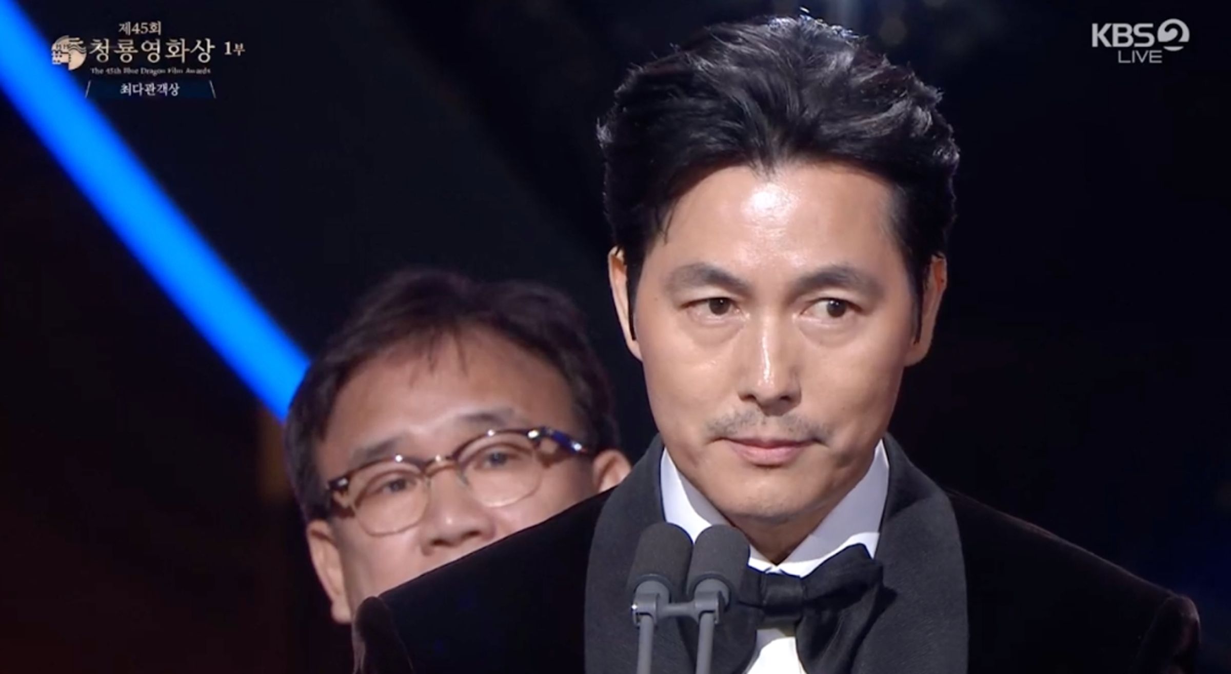 鄭雨盛去年在青龍獎坦率承認未婚生子,今(5日)傳與交往10年會計師女友完成結婚登記。(網路圖片)
