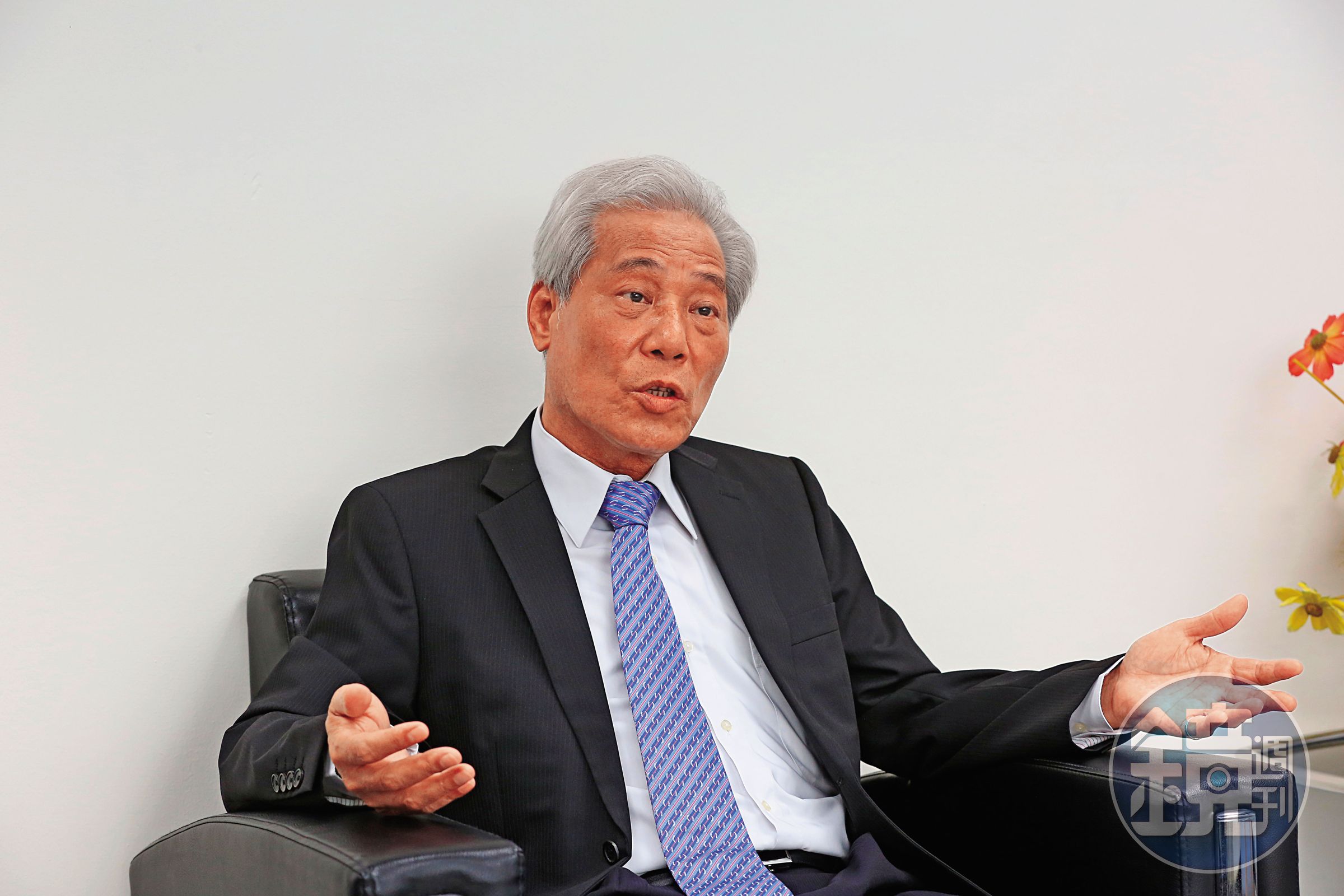 吳清源說，老埤農場的茶葉生產成本比越南茶貴3倍，做越多賠越多。