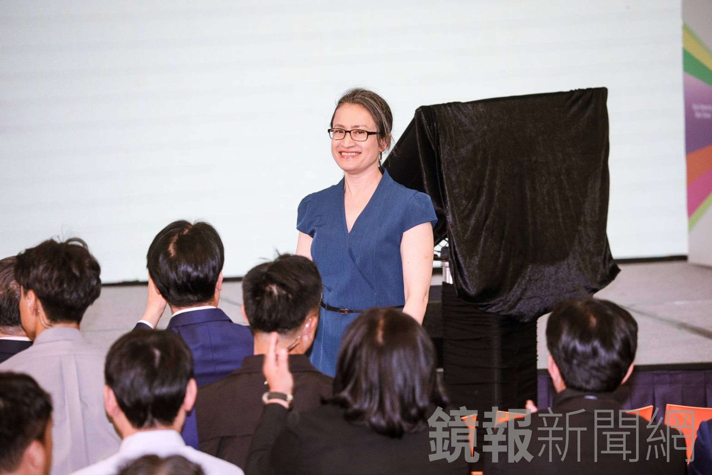 先前爆出出訪捷克時座車遭中共策畫鎖定追撞,蕭美琴今於X平台回應此事,強調中共的非法行徑,「不會嚇阻我在國際社會上為台灣發聲。」(鏡報鄒保祥攝)
