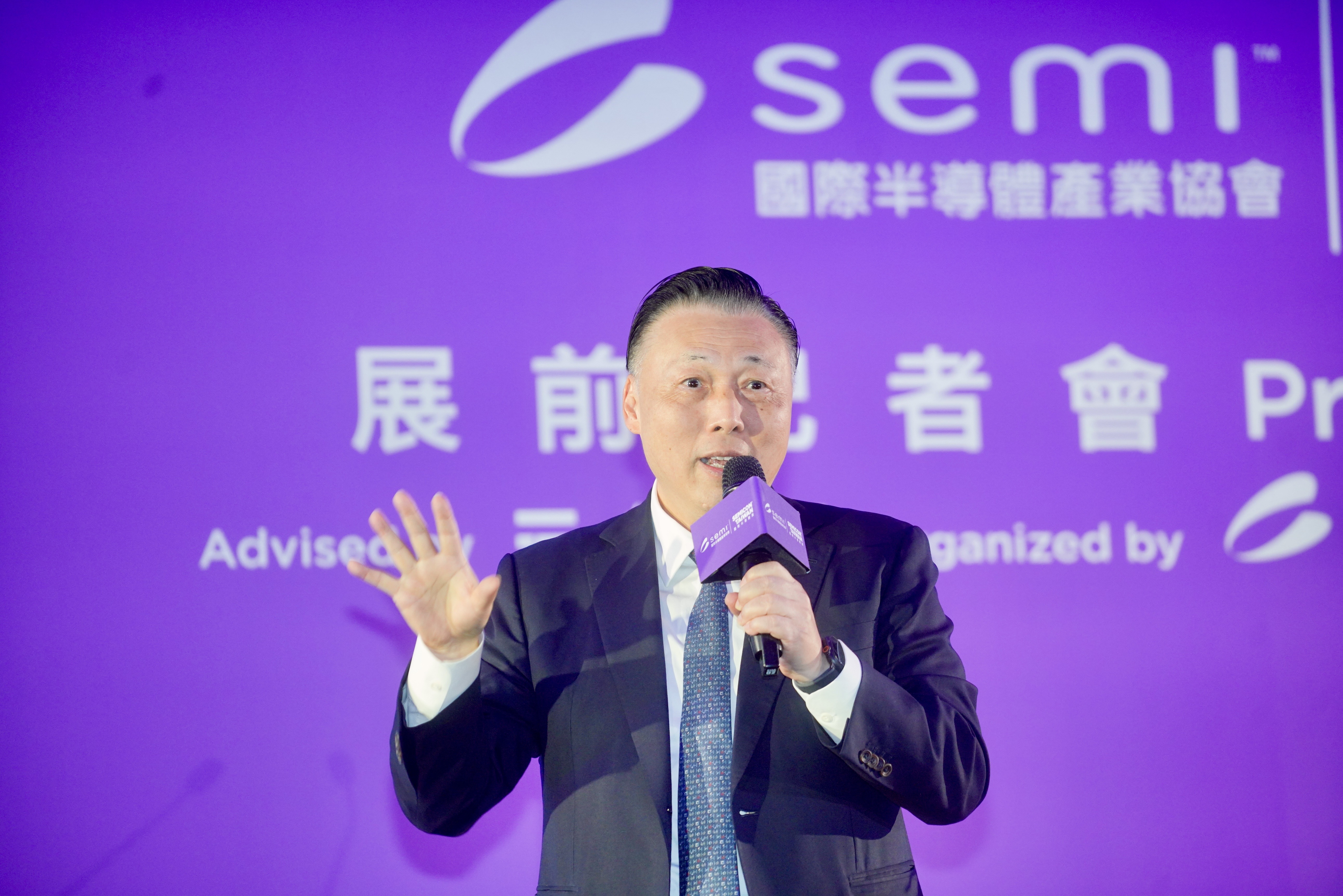 日月光半導體執行長吳田玉,今(31)日以SEMI全球董事會執行委員會主席身份,向台灣半導體產業鏈喊話。