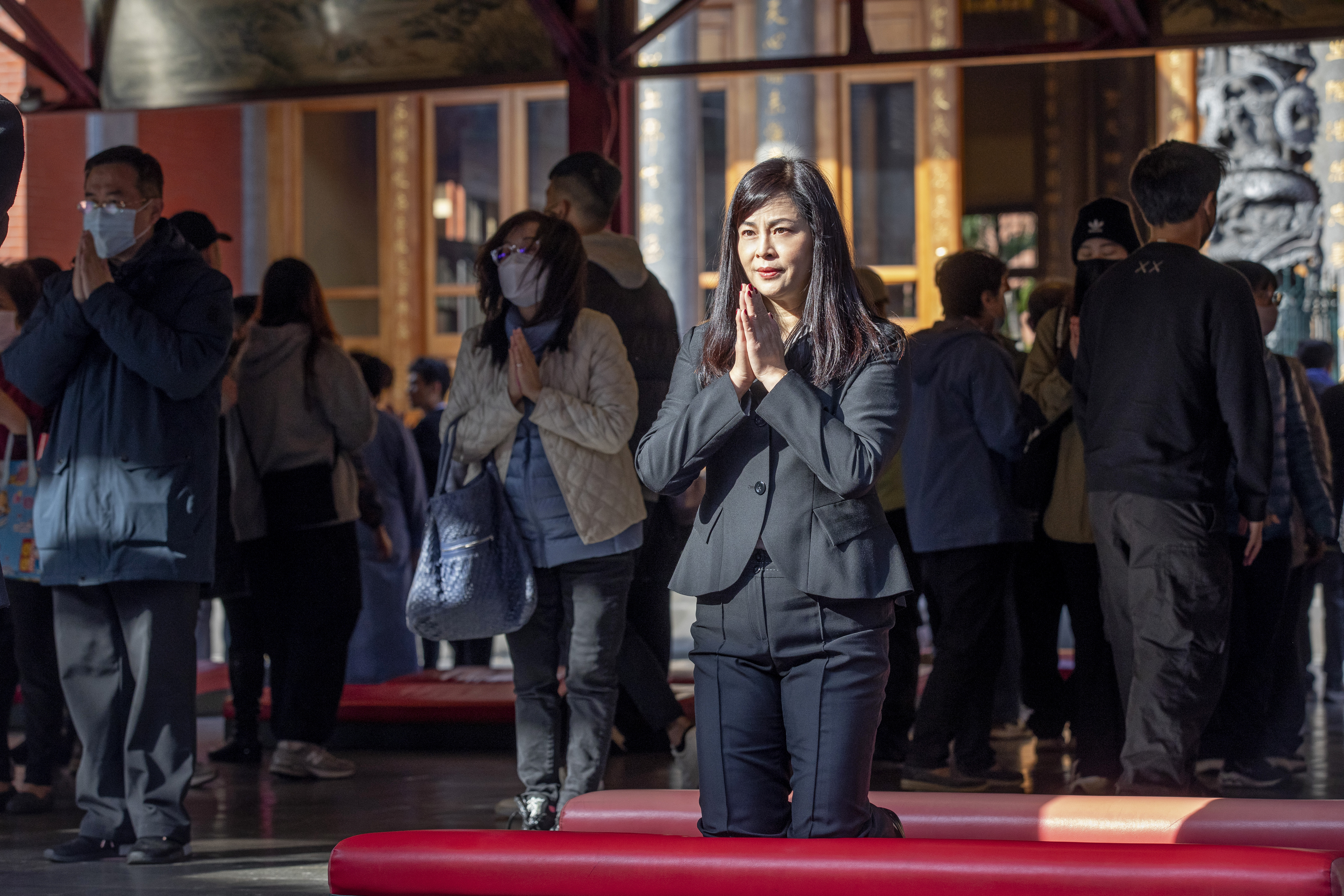 台灣人壽行銷經理高秀蜂入行17年，覺得自己深受行天宮關聖帝君支持，才能一路走到今天。