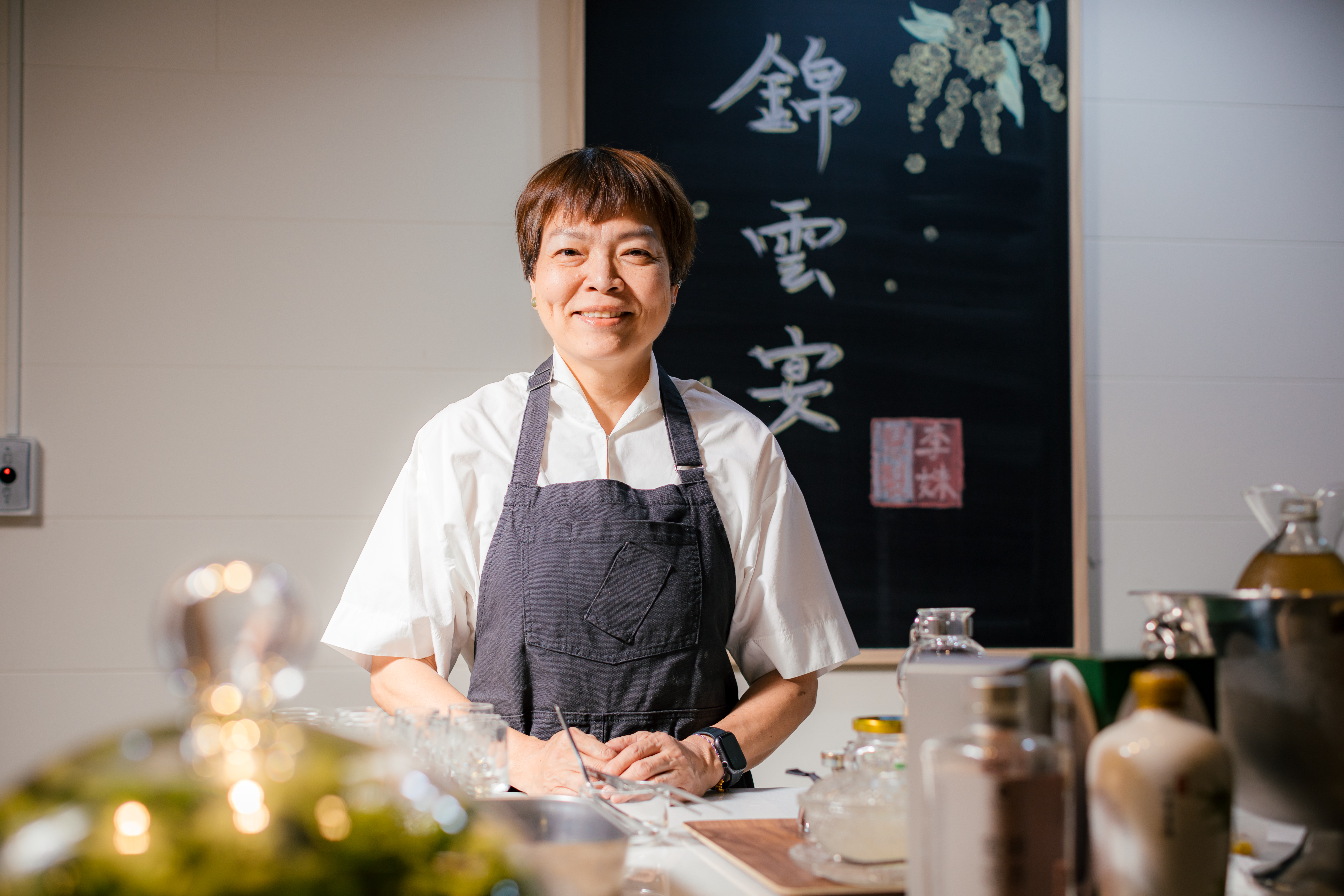 姝慧（Sandra）為了複製記憶中的家宴，不但刻意瘦身27公斤，還搬出不少私人收藏。