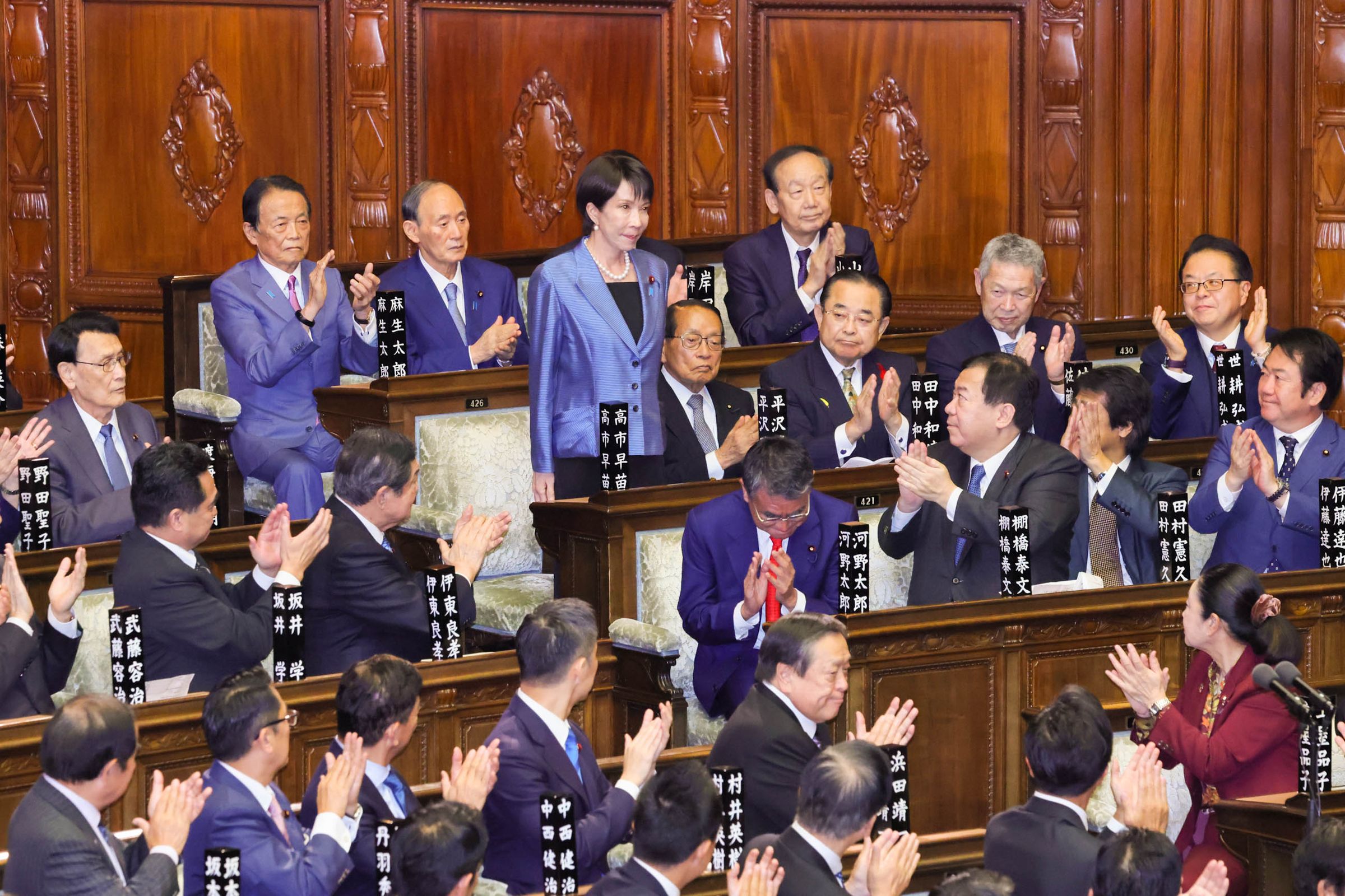 高市早苗以過半的237票成功當選,成為日本首位女首相。(翻攝自首相官邸官網)