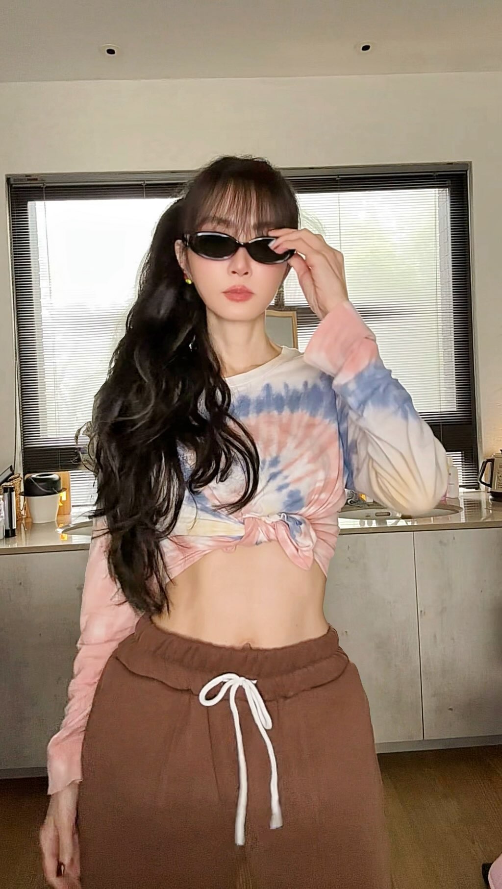謝金燕長年維持窈窕身材與美貌，每次現身都讓眾人驚艷，難以相信她已經51歲。（翻攝謝金燕IG）