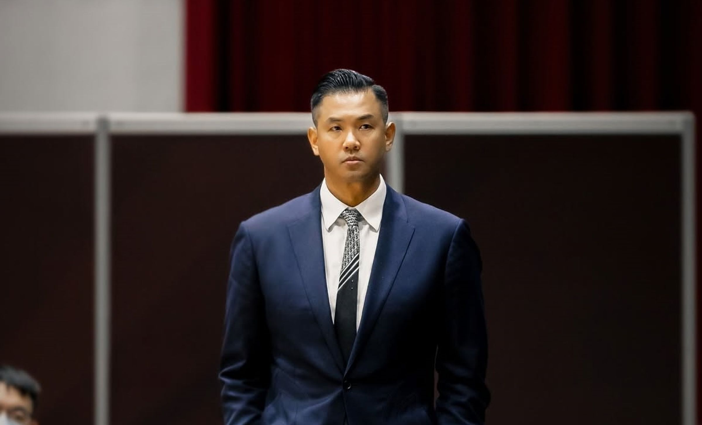 黑人陳建州15日感到胸悶不適，緊急送醫確診為急性心肌梗塞，台大醫院馬上進行心導管手術安裝支架。（翻攝自黑人陳建州臉書）