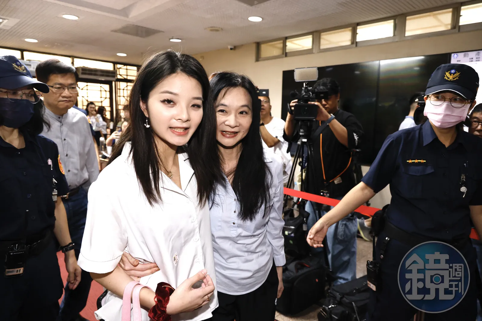 國民黨台北市議員應曉薇因為涉入京華城弊案,女兒應佳妤「代母出征」參選議員。(本刊資料照)