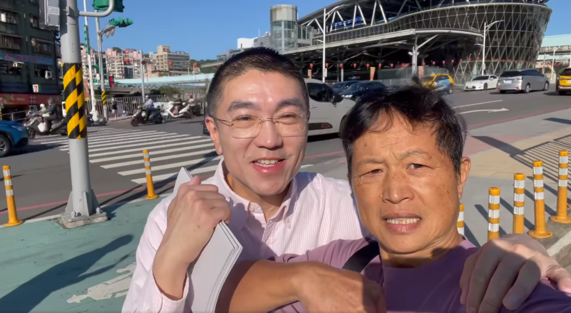 陳峻涵找謝國樑合照,謝國樑一開始說當然好啊。(翻攝陳峻涵臉書)