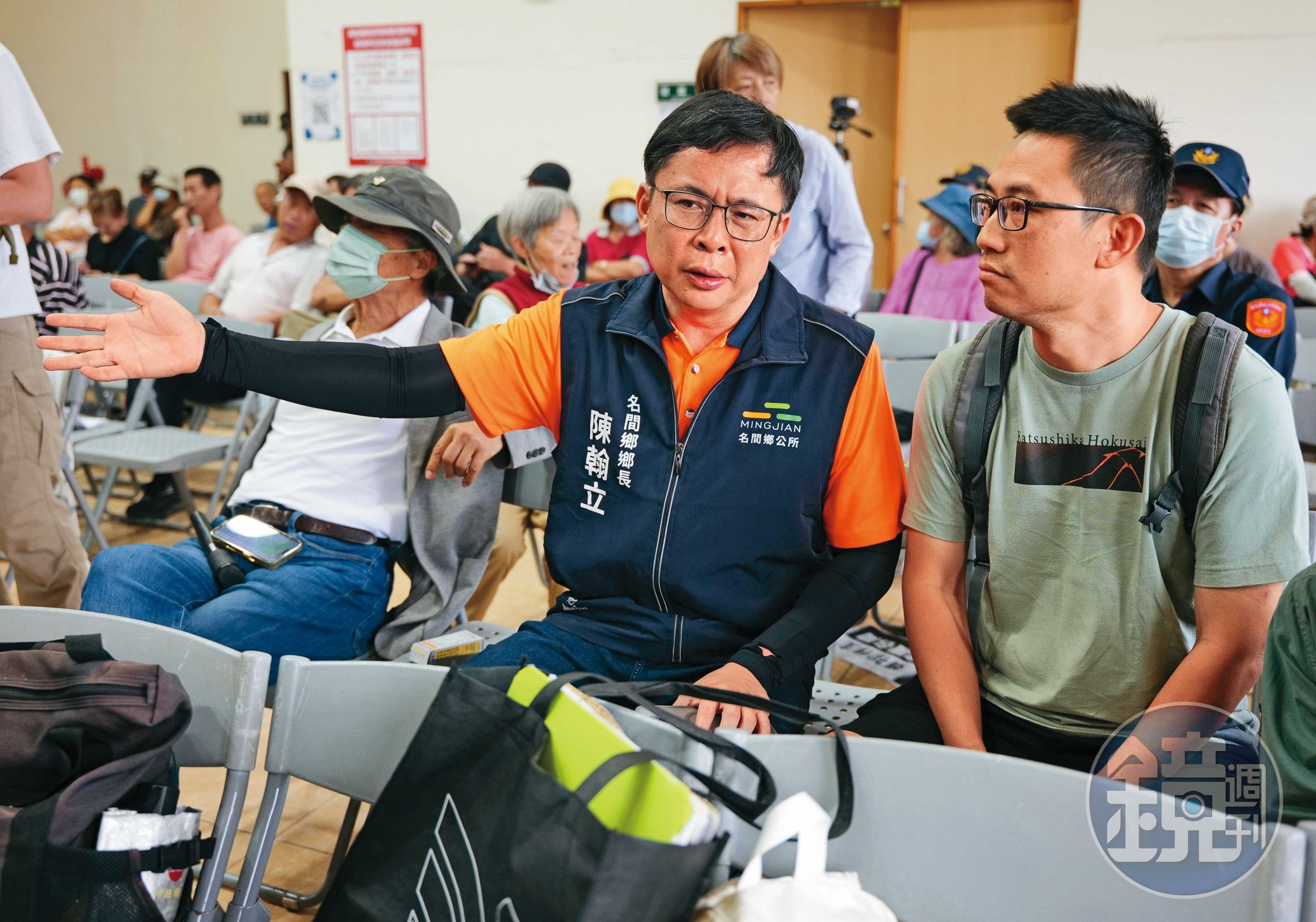 名間鄉長陳翰立(右2)認爲縣府未做好垃圾分類,焚化爐選址過程也令人質疑黑箱。
