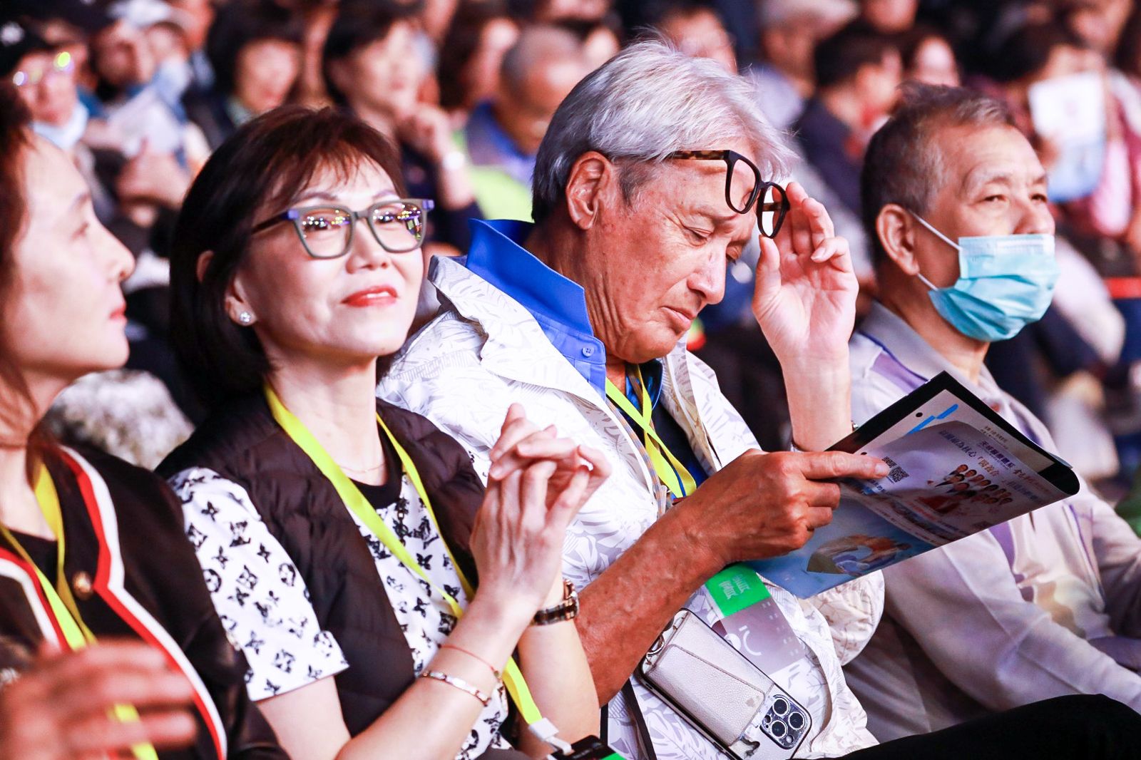 老婆甜蜜愛相隨　一代小生秦祥林露臉「臺北大巨蛋民歌大團圓」