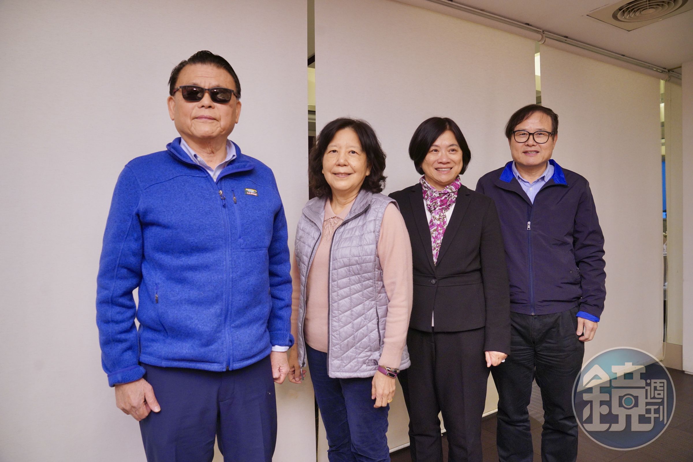 藥華藥1月25日轉上市掛牌，左起為藥華藥執行長林國鐘、藥華藥董事長詹青柳、藥華藥科學長林俐伶、藥華藥總經理黃正谷。