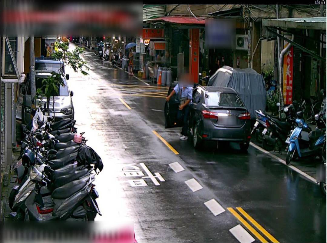 警方發現周男與鄭女在三重住處上車前往陽明山,但當天鄭女隨即失聯。翻攝畫面