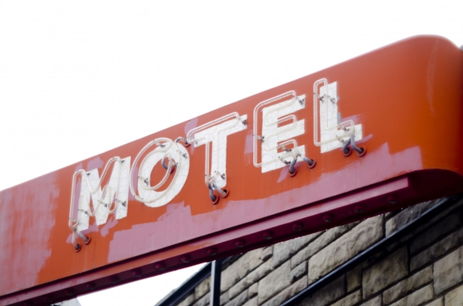 才新婚就偷吃 人夫帶小三摩鐵開房見「一設備」揪多人同歡