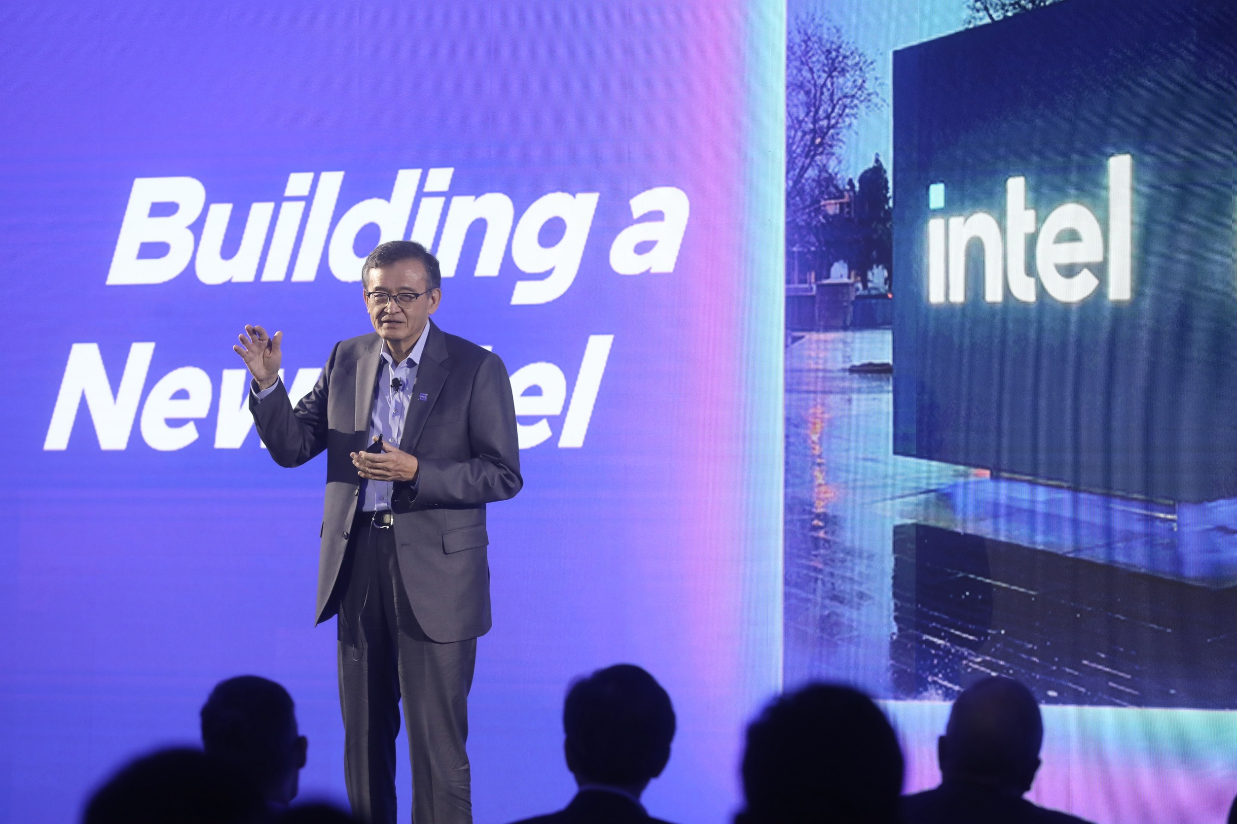 英特爾執行長陳立武今（19）晚特地邀請供應鏈夥伴出席「英特爾40週年晚宴－The Power of Partnership」，要和台廠好好「交關」。