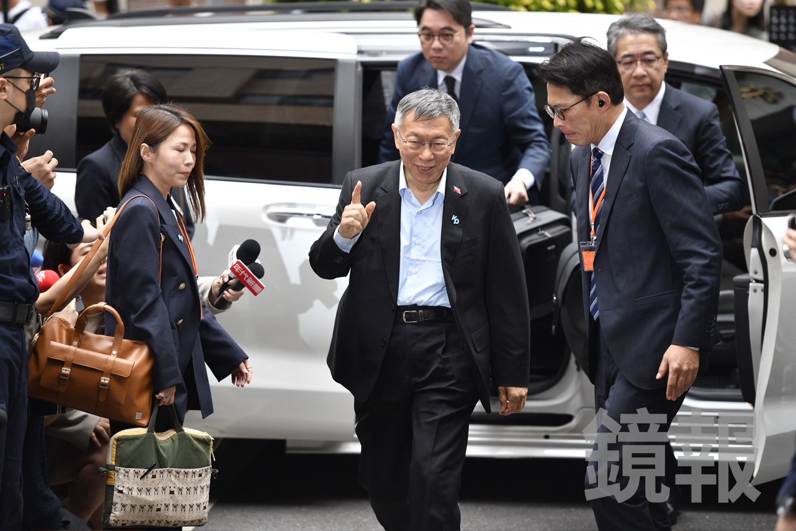 柯案重判/柯文哲京華城案判刑17年 全程站立聽判「表情竟這樣變化」