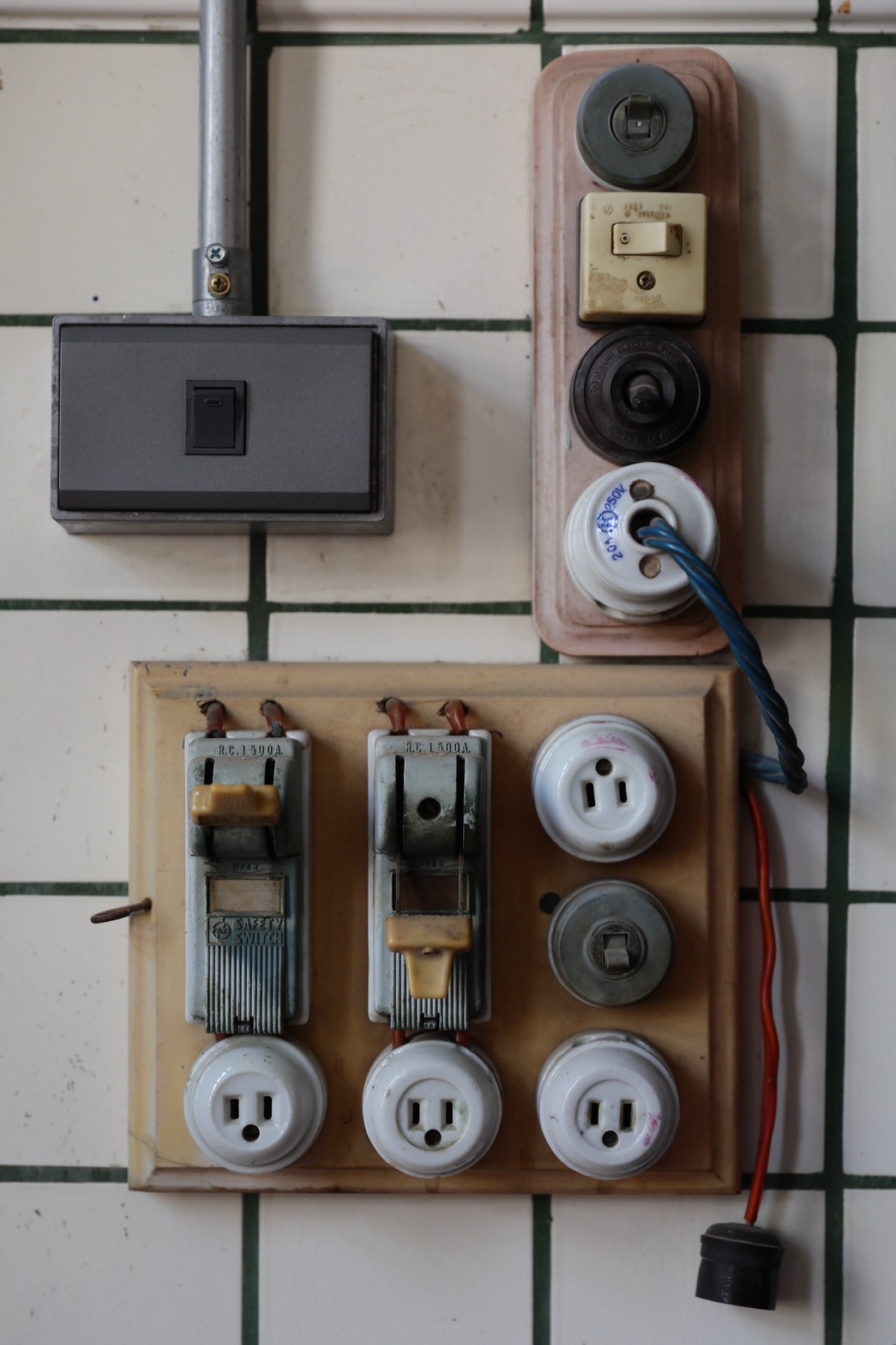 過去屋主有著熱愛研究電器的小興趣,也成為保留下來的可愛一角。