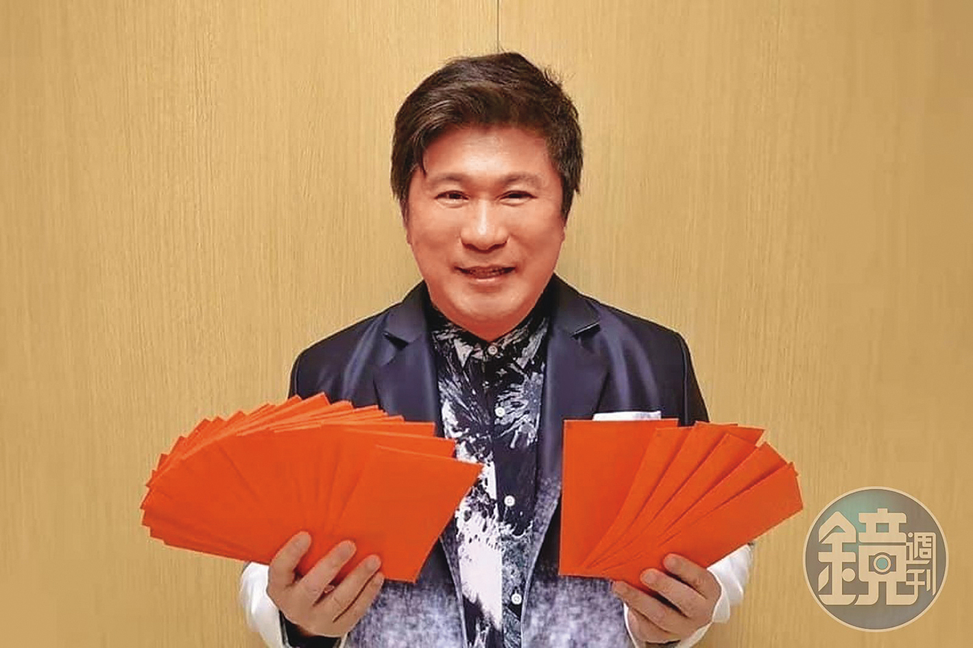 胡瓜自2001年主持《綜藝大集合》至今,「下面一位」成為經典口頭禪。(翻攝自胡瓜臉書)
