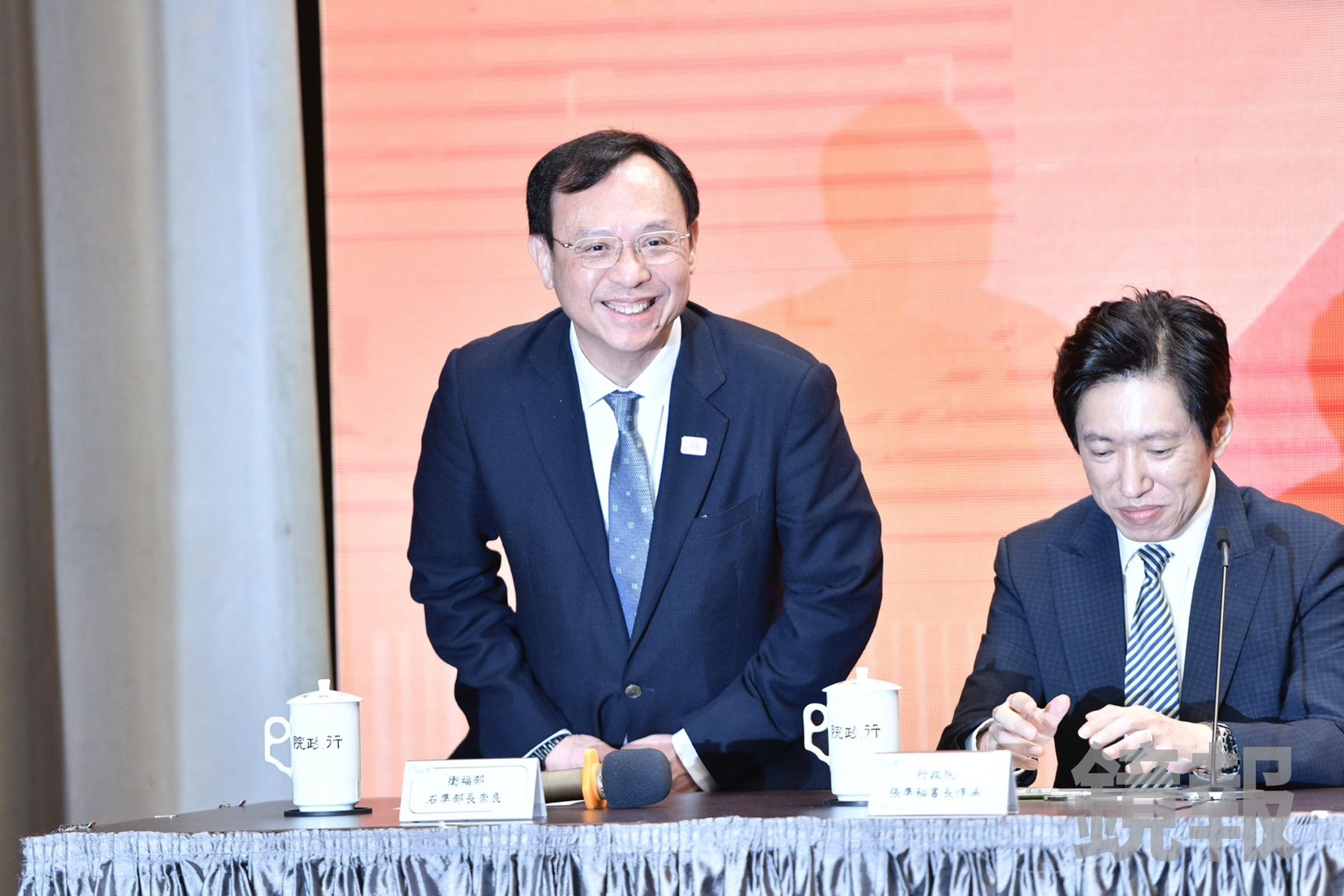 石崇良「向萬華民眾道歉」，圖為今早記者會。（鏡報李智為）