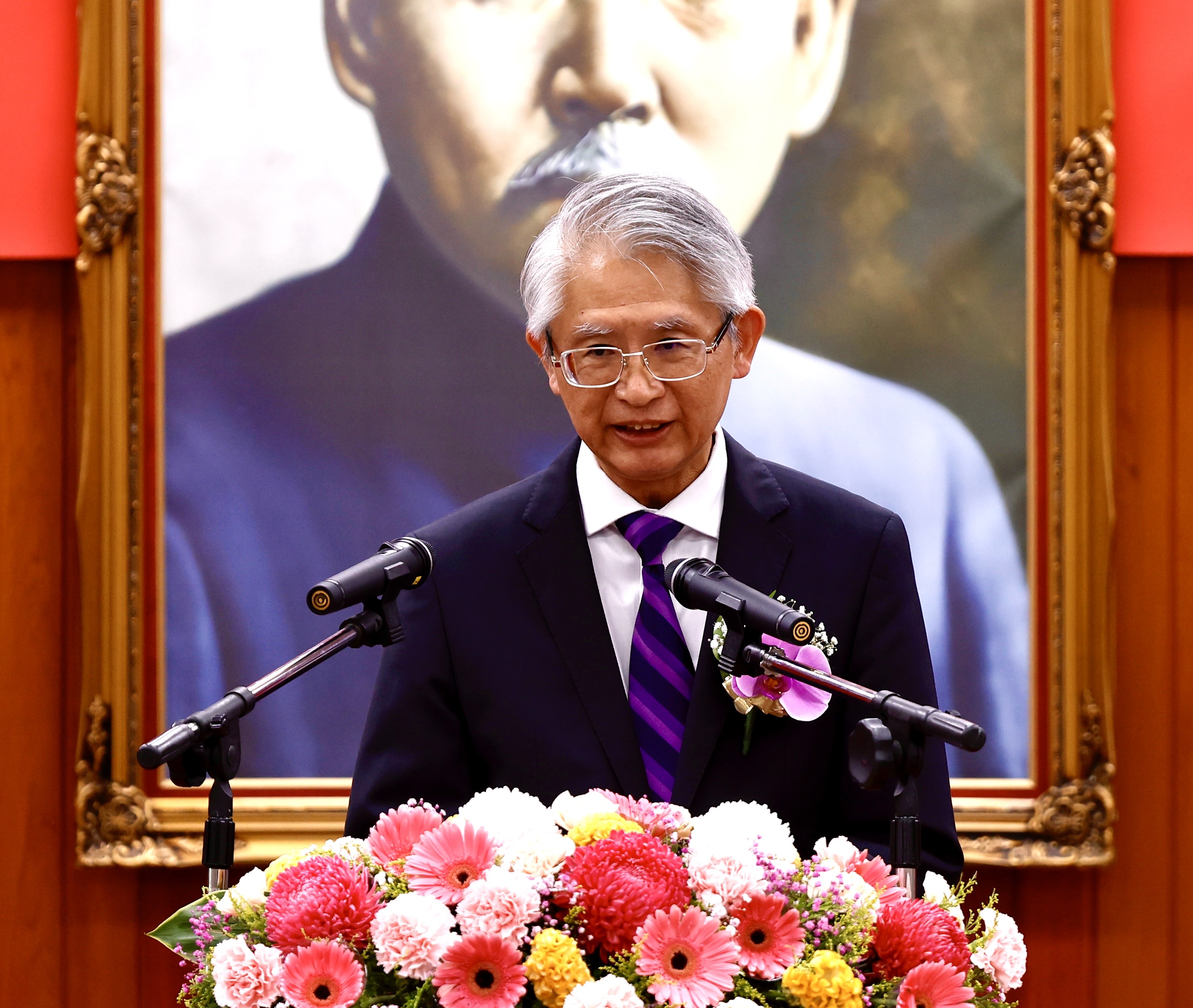 司法院代理院長謝銘洋出席首長交接，強調審判獨立及專業的重要。