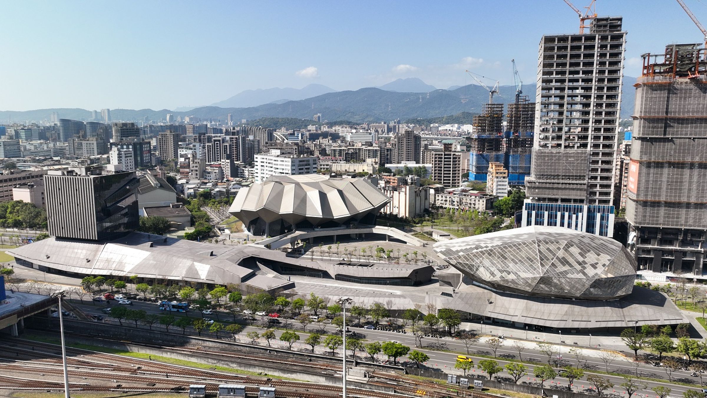 位於台北市南港區的北流共有3座場館、2個廣場，總面積達2萬7104坪。（北流提供）