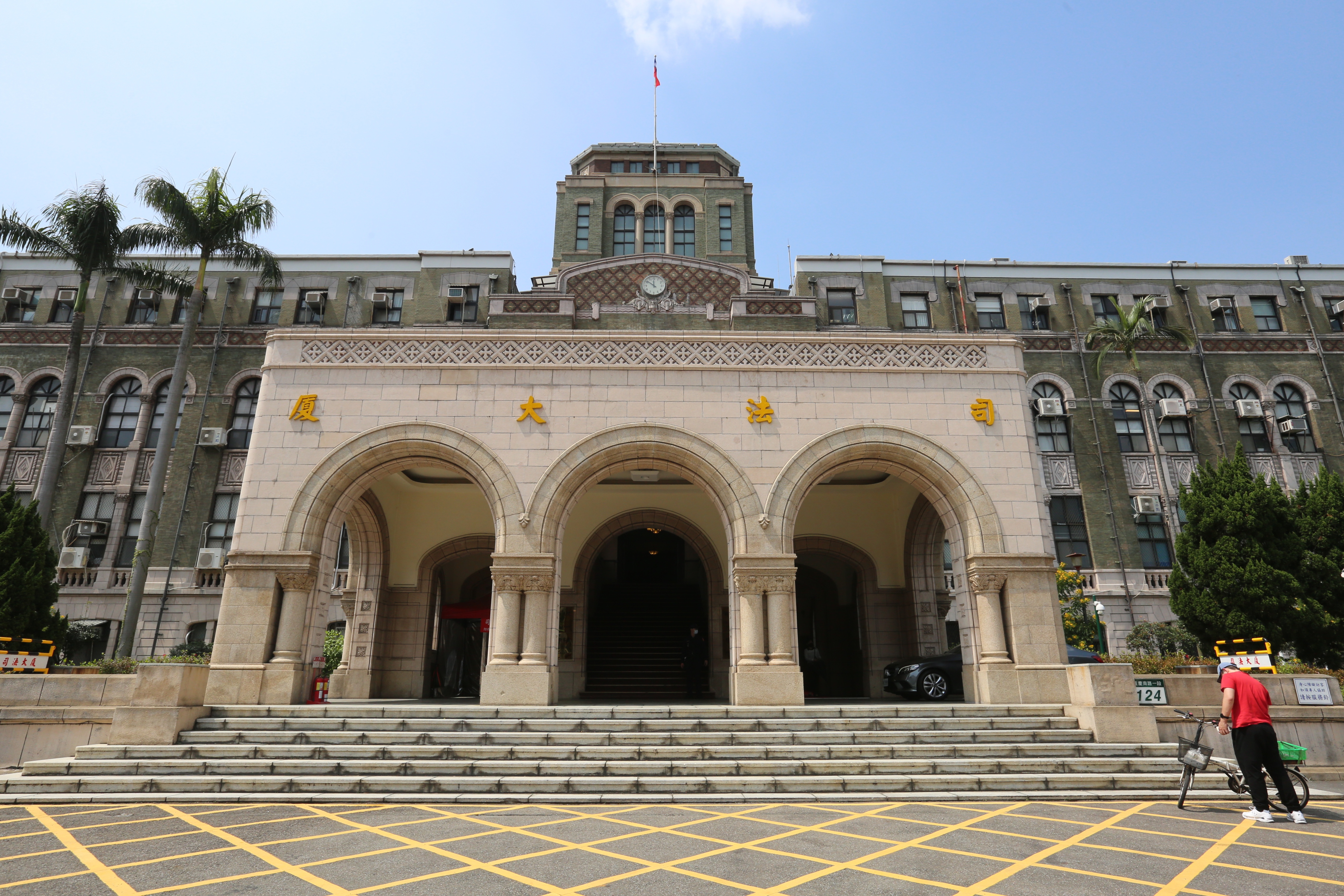 賴政府上台繳亮眼打詐成績單 高檢署扣1.7億贓款、抄25機房