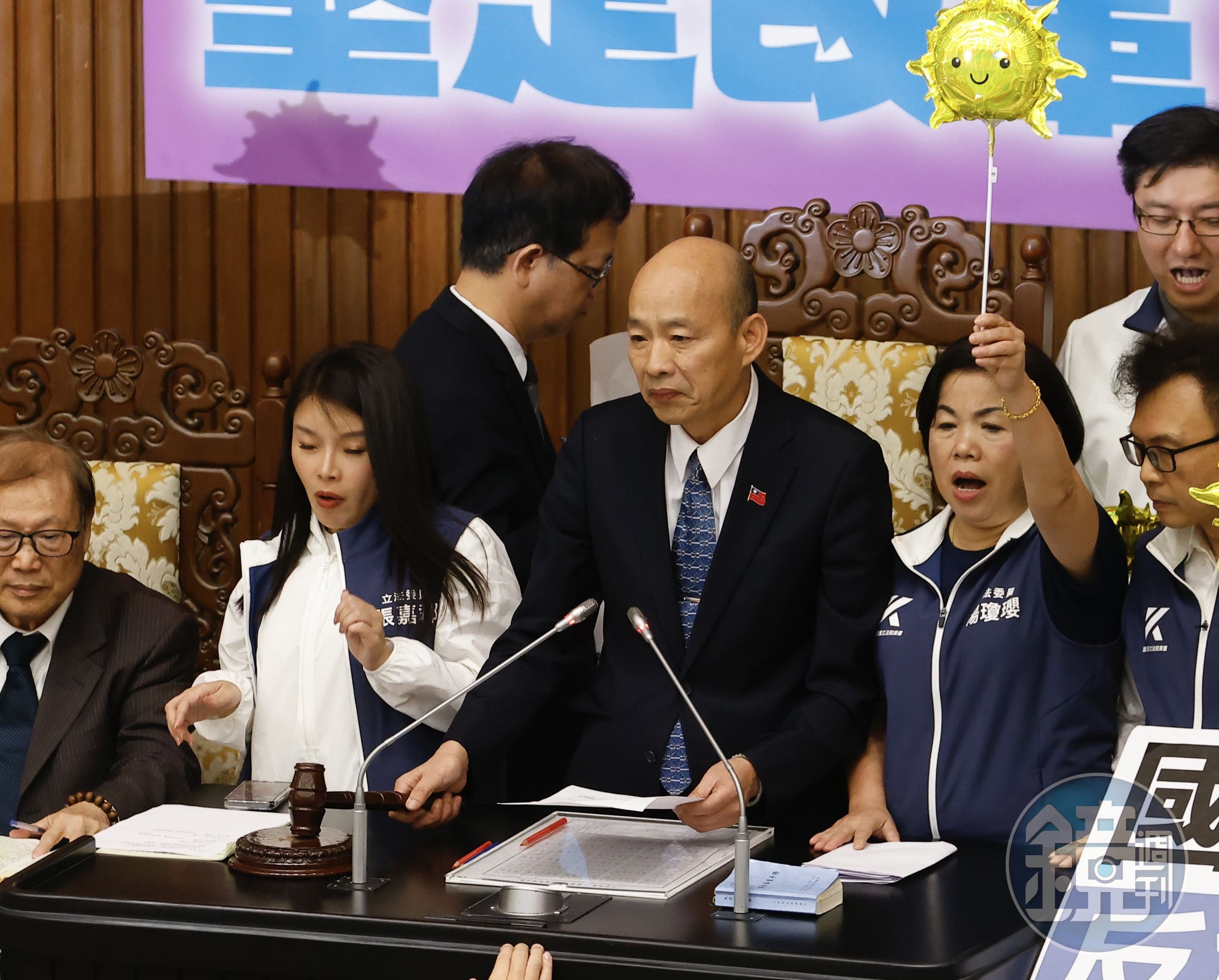 立法院長韓國瑜敲槌,正式三讀通過立法院職權行使法部分修正草案。