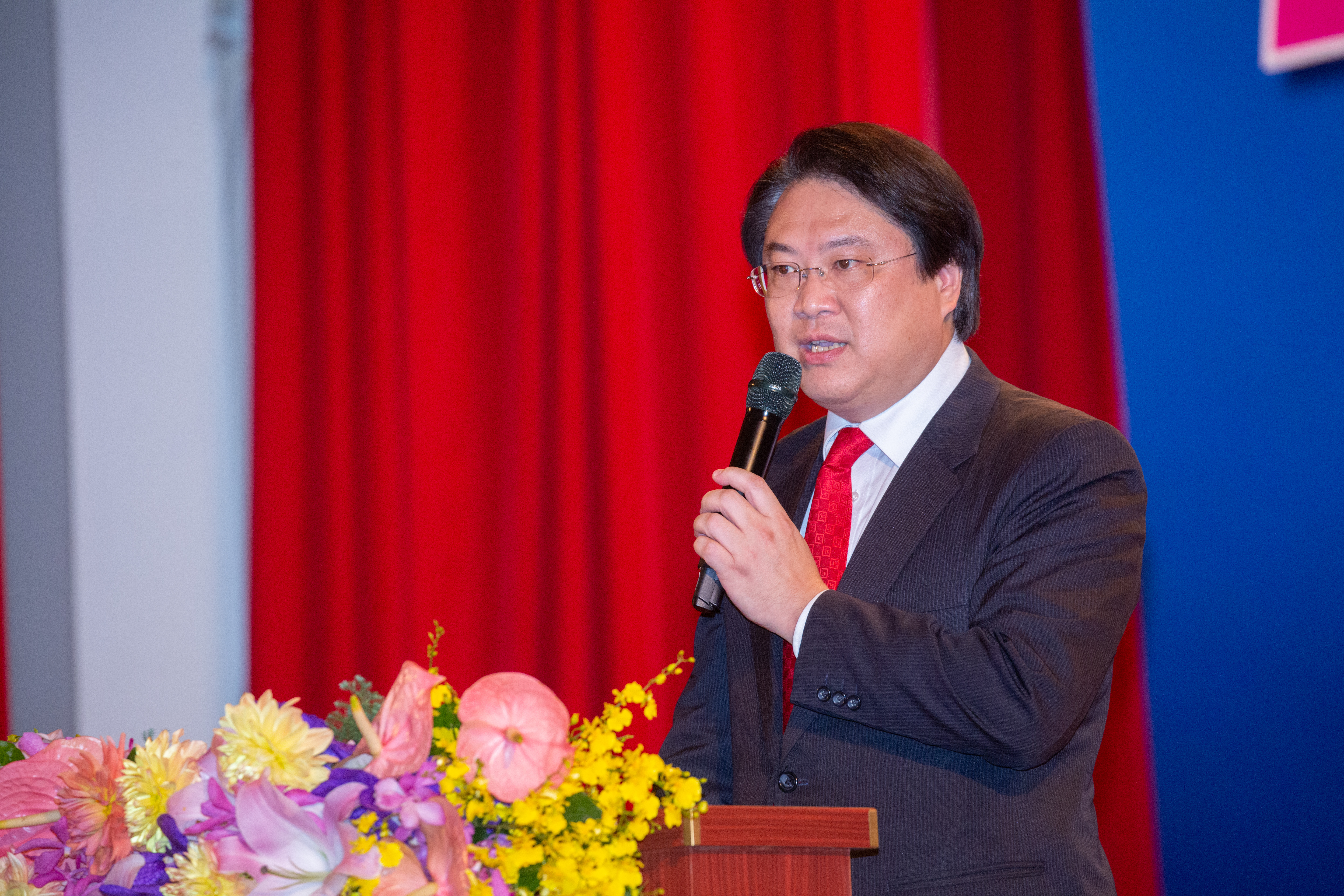 民進黨秘書長林右昌指出，無論是政治獻金的爭議還是其他相關問題，民眾黨應專注於解決自身的問題，不應藉機轉移視線。（本刊資料照）