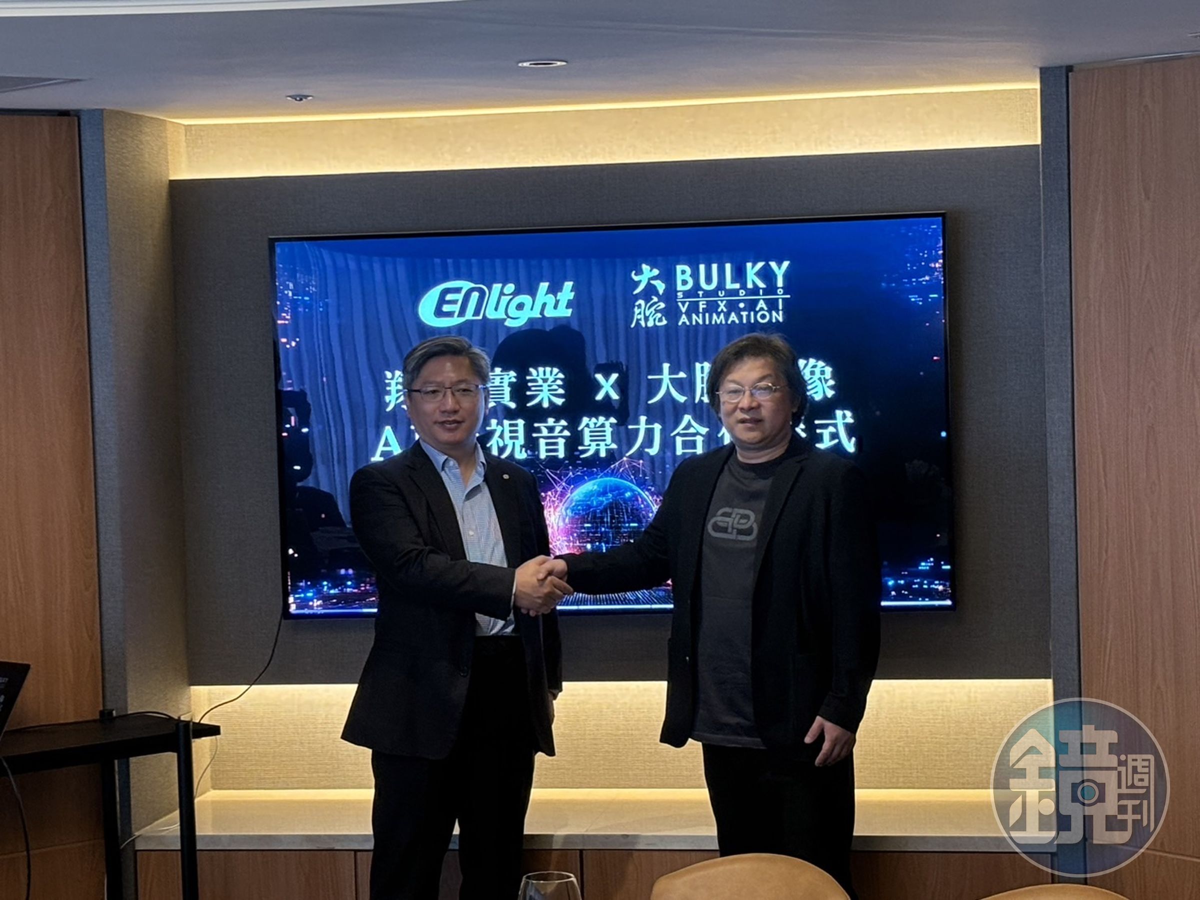 翔耀實業（左為董事長林以山）順利插旗影視產業AI算力服務市場，與大腕影像（右為董事長林哲民）策略合作。