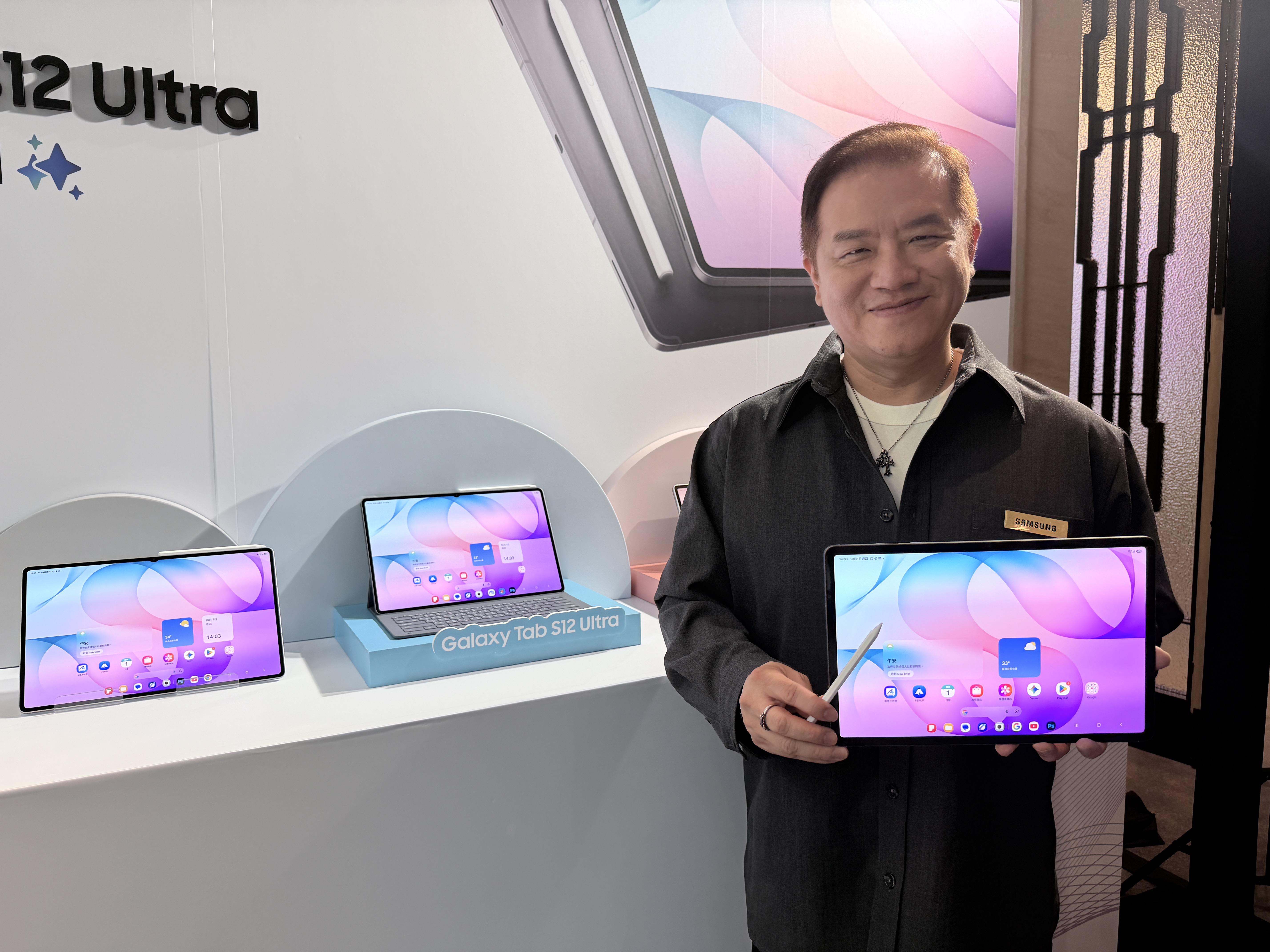 台灣三星電子行動通訊事業部總經理陳啟蒙透露,明年最重要任務就是刺激市場買氣。